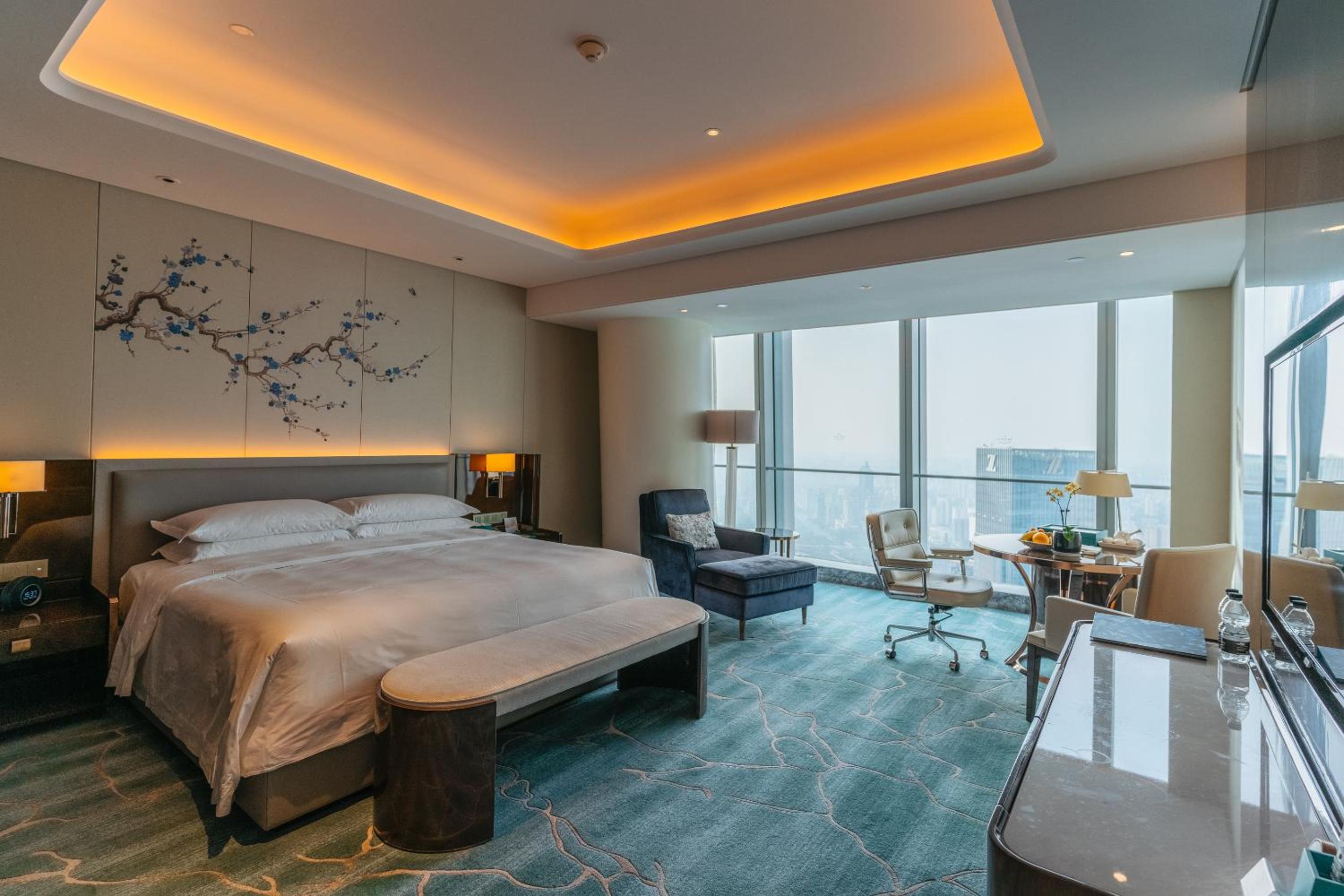 Deluxe King Room with Deluxe Benefit