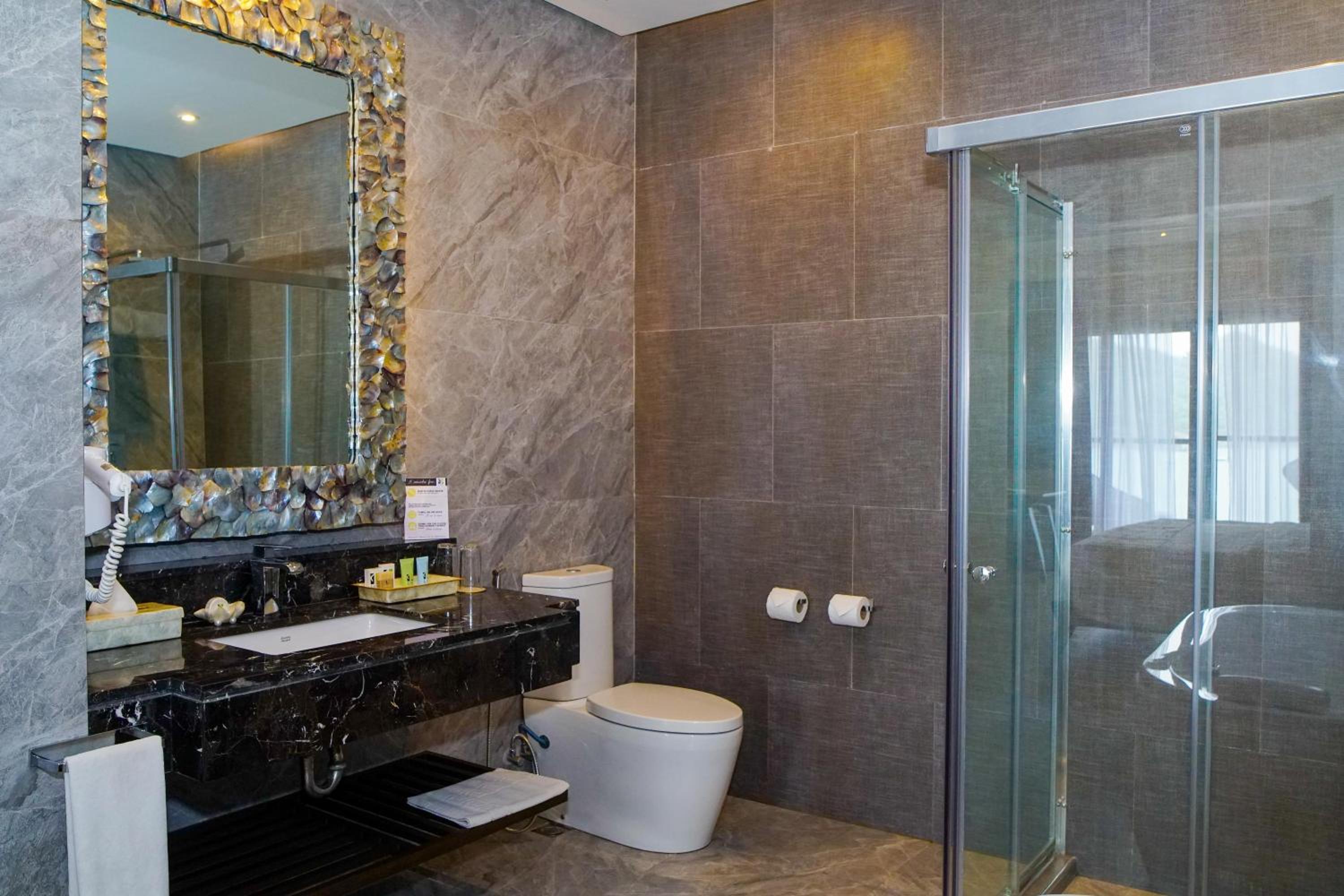 Premier King Room - Photo 3