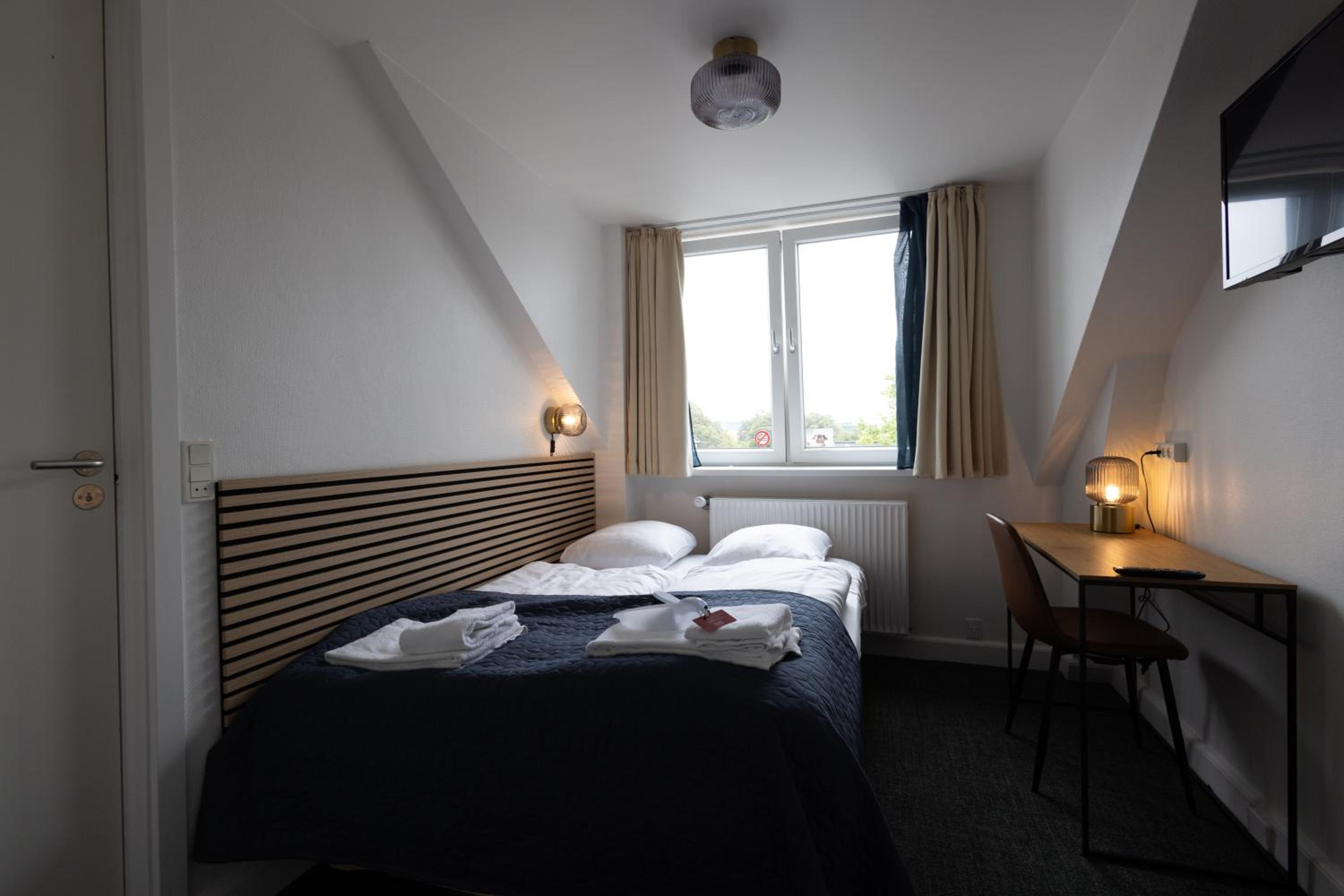 Small Twin Room photo 3