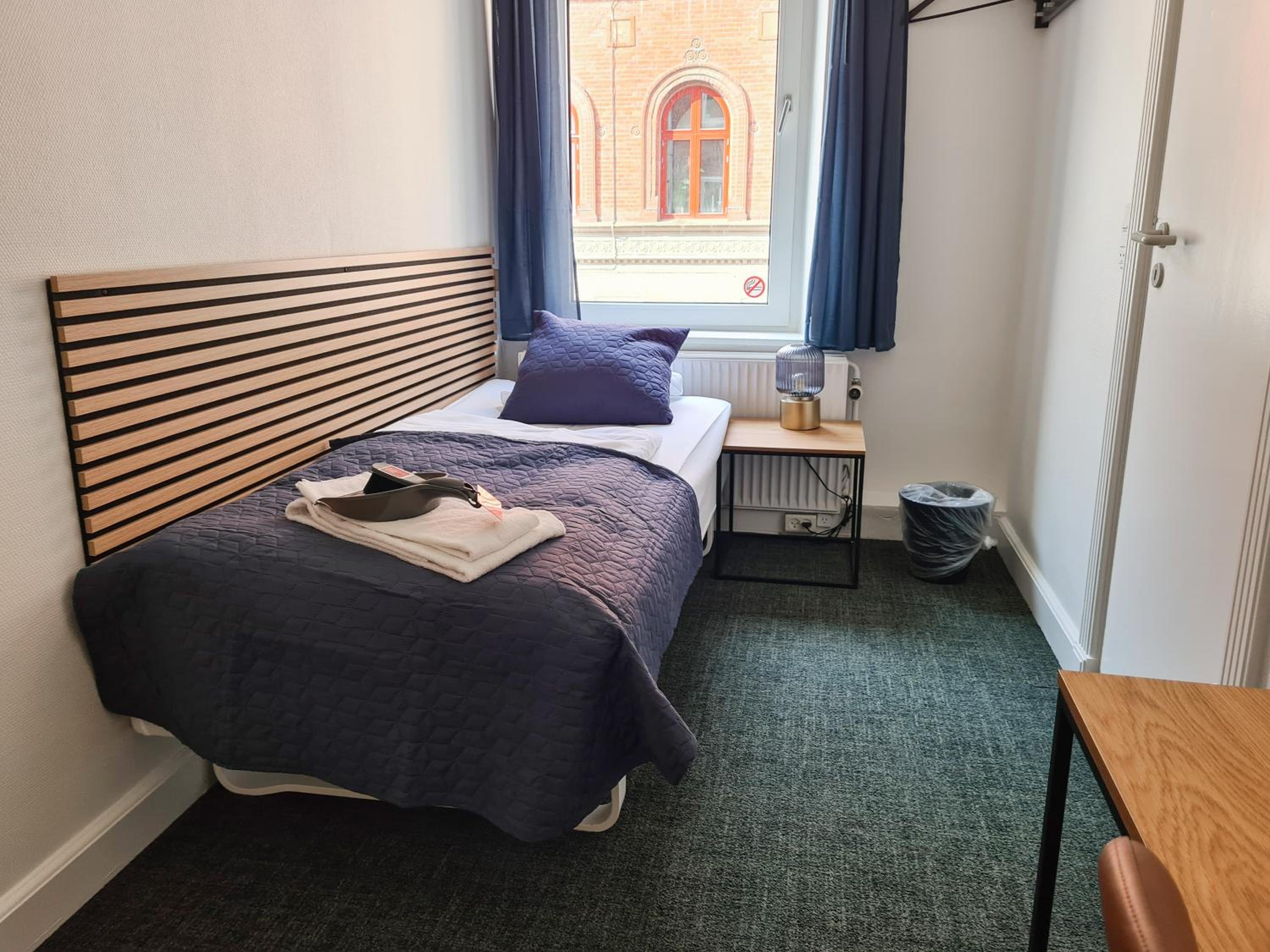Small Single Room photo 1