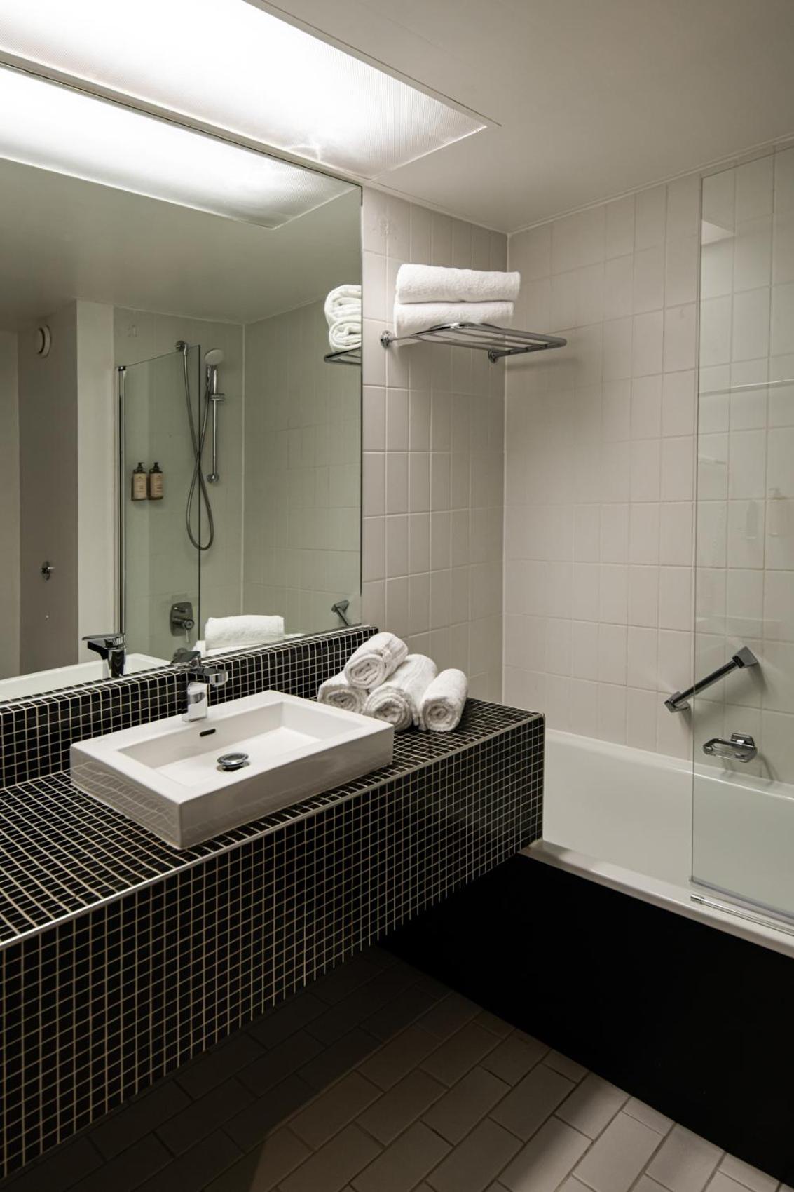 Classic Double Room - Photo 11