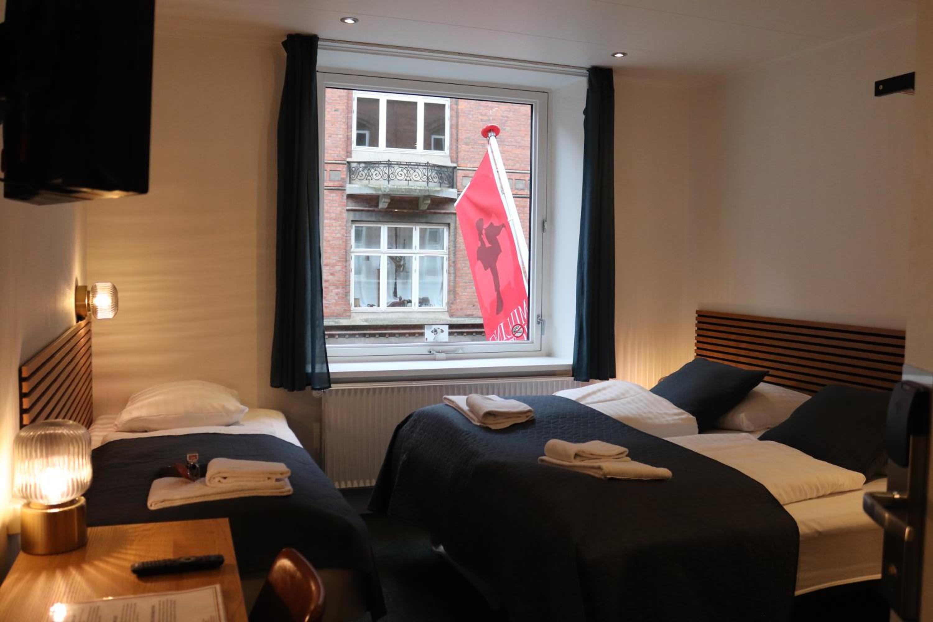 Standard Twin Room photo 2