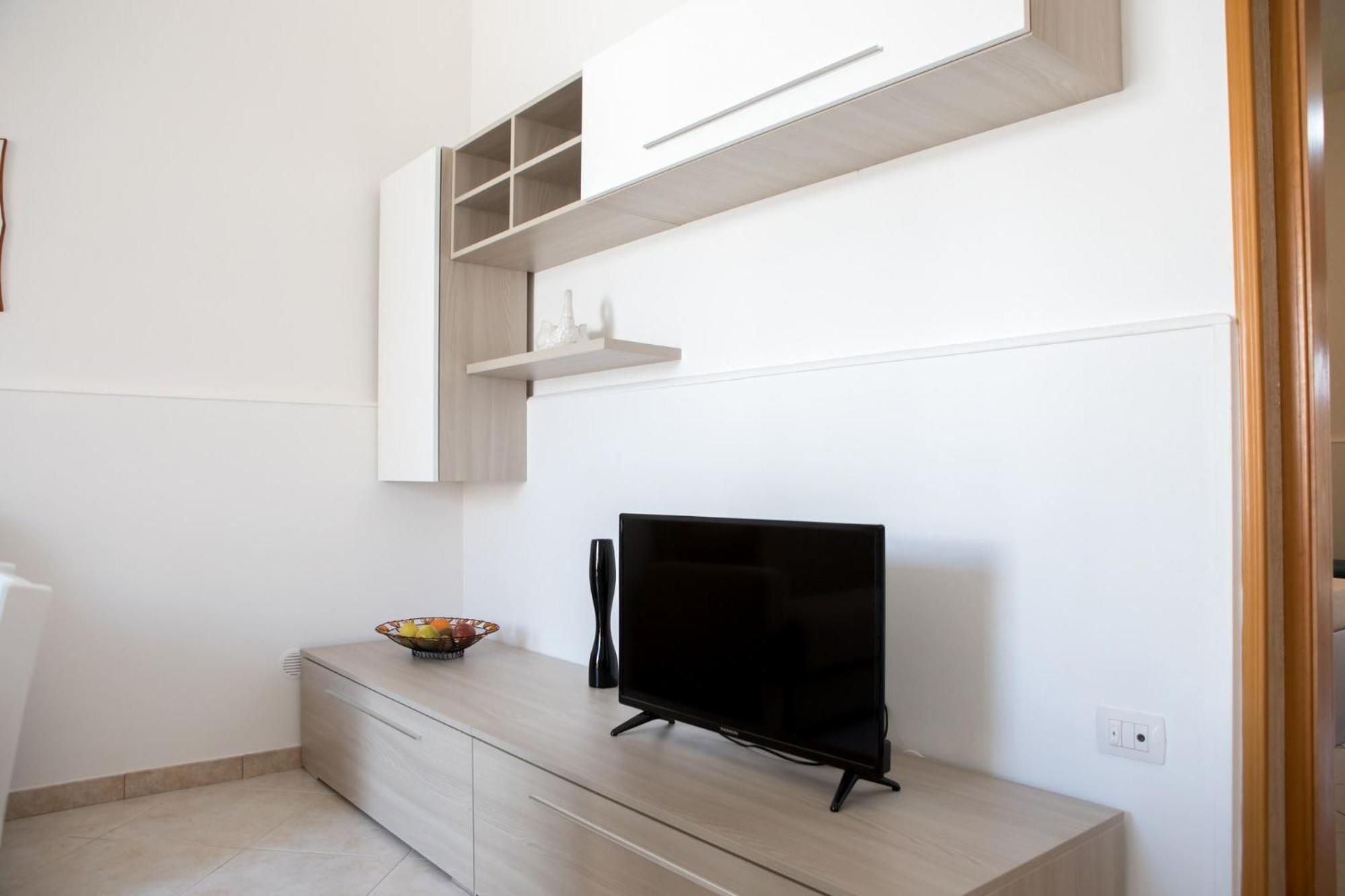 One-Bedroom House photo 1