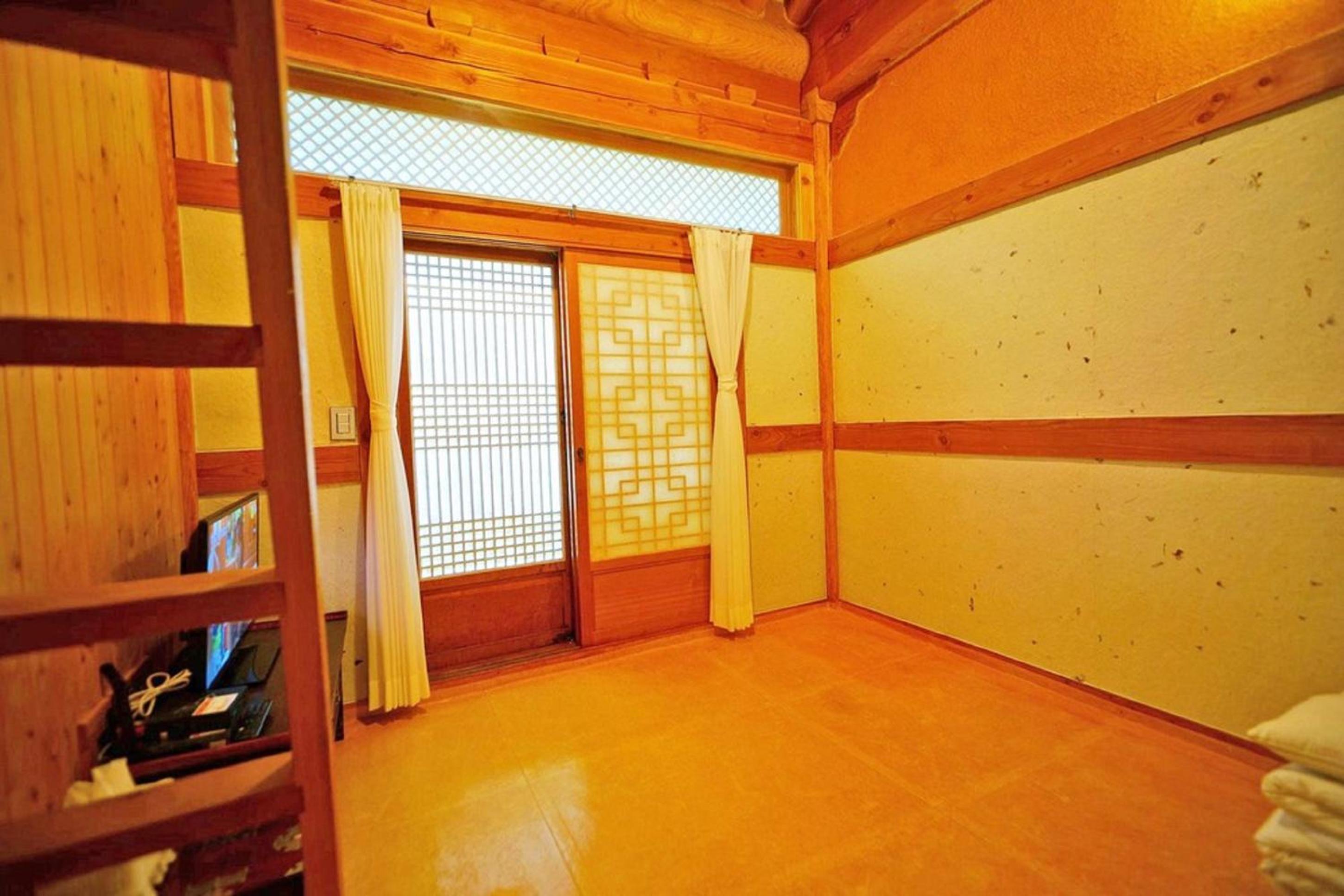 Studio photo 1