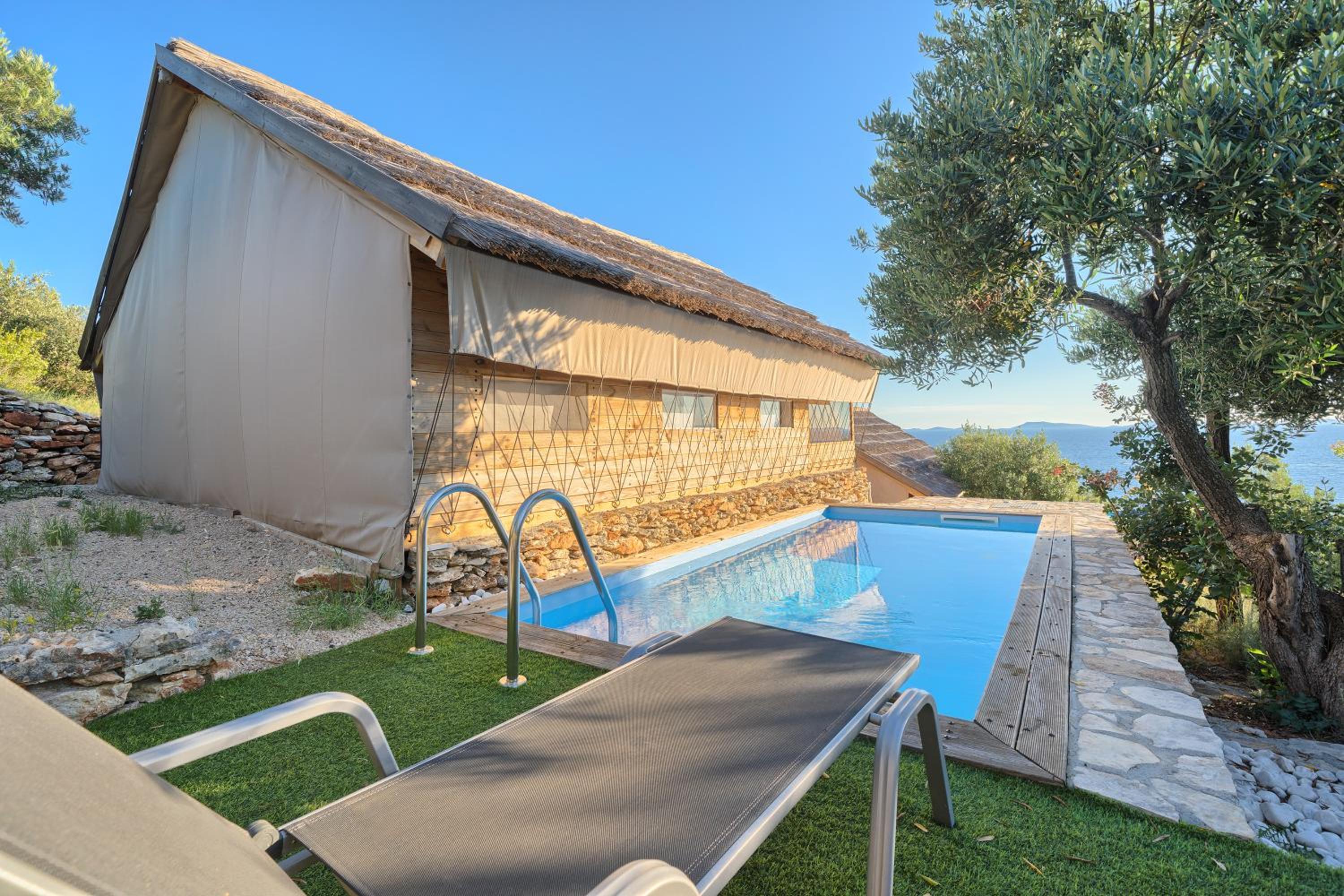 Studio with Pool View photo 3