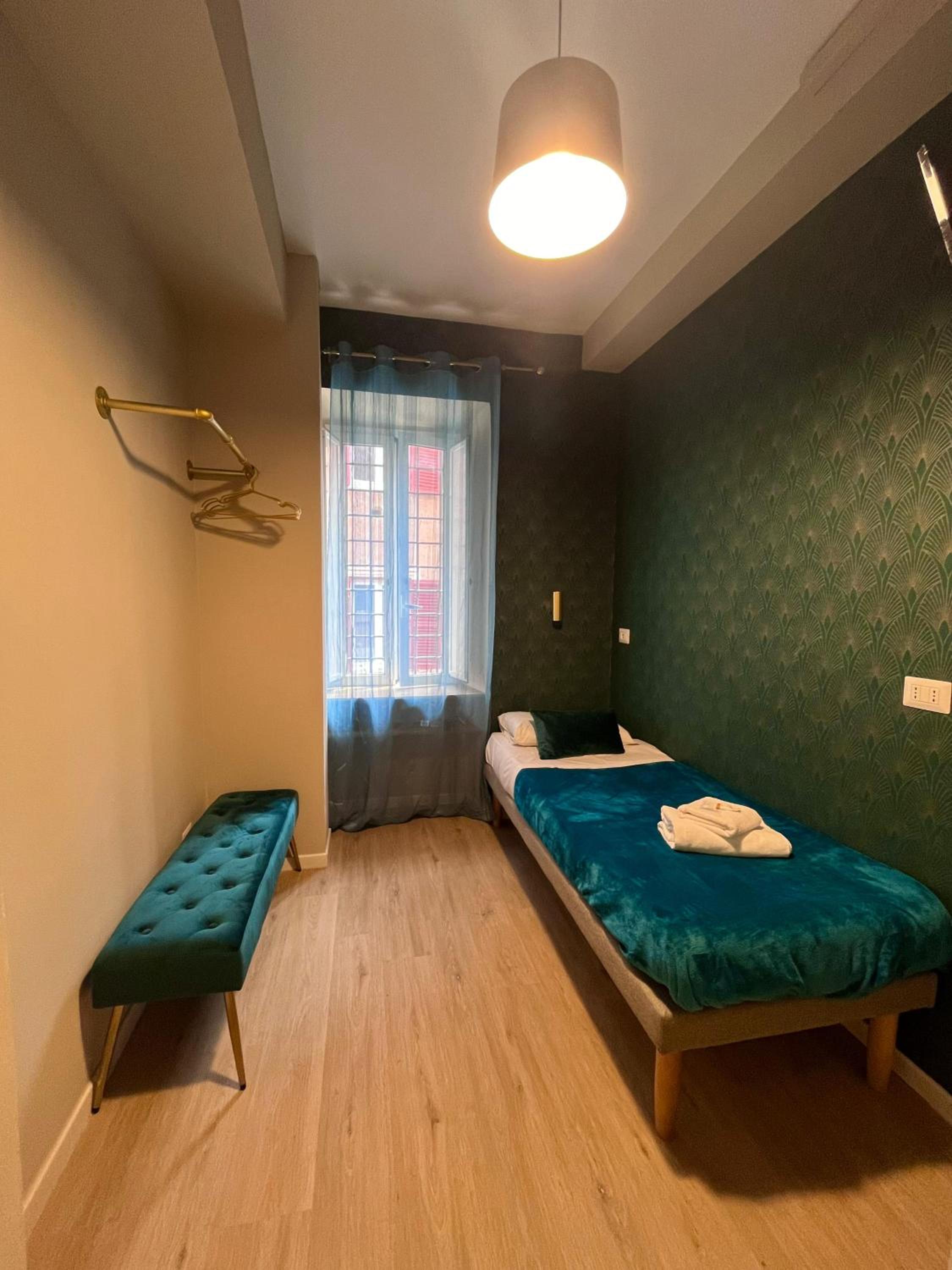 Single Room photo 3