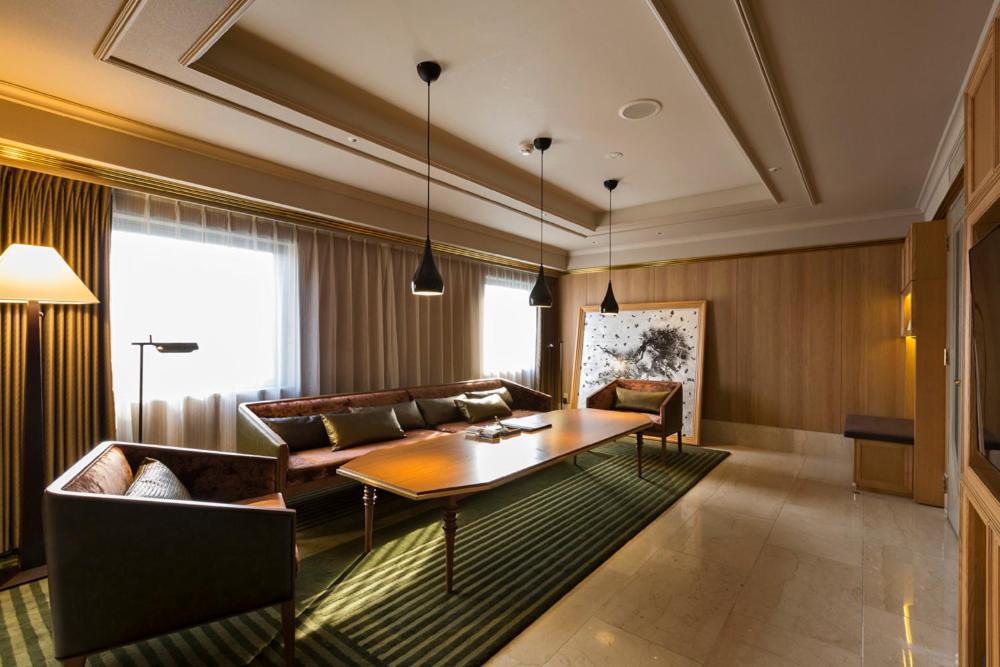 Suite with Club Lounge Access - Dinner and Breakfast Included - Non-Smoking