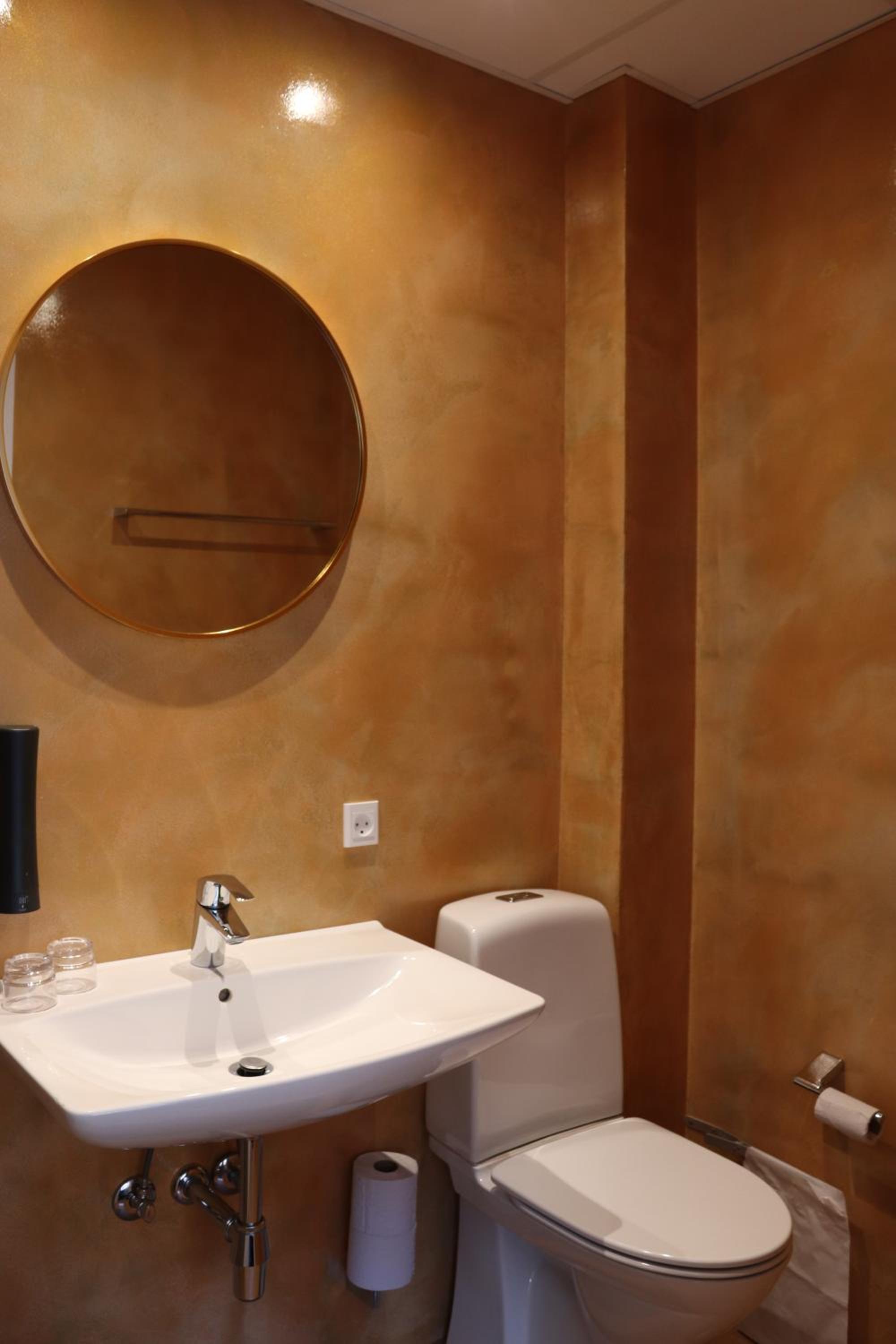 Double or Twin Room - Photo 2