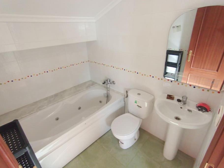 Four-Bedroom House photo 2