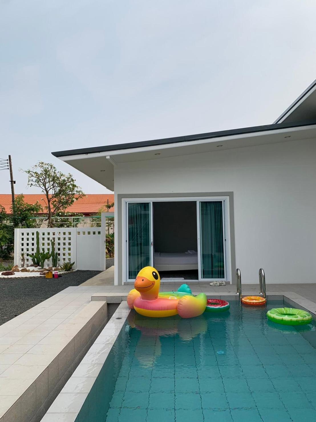 Villa with Private Pool - Photo 2