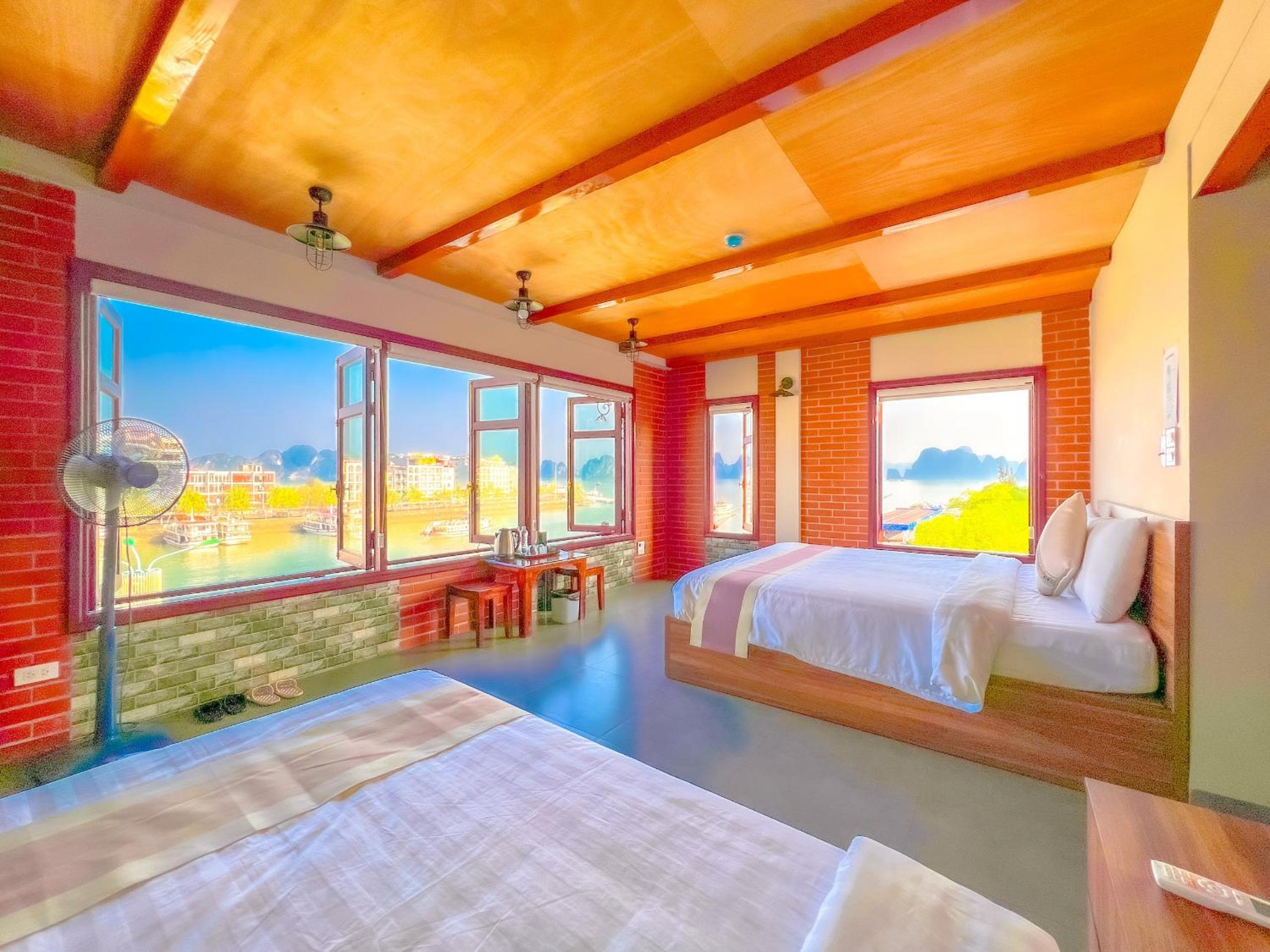 Deluxe Triple Room With Sea View