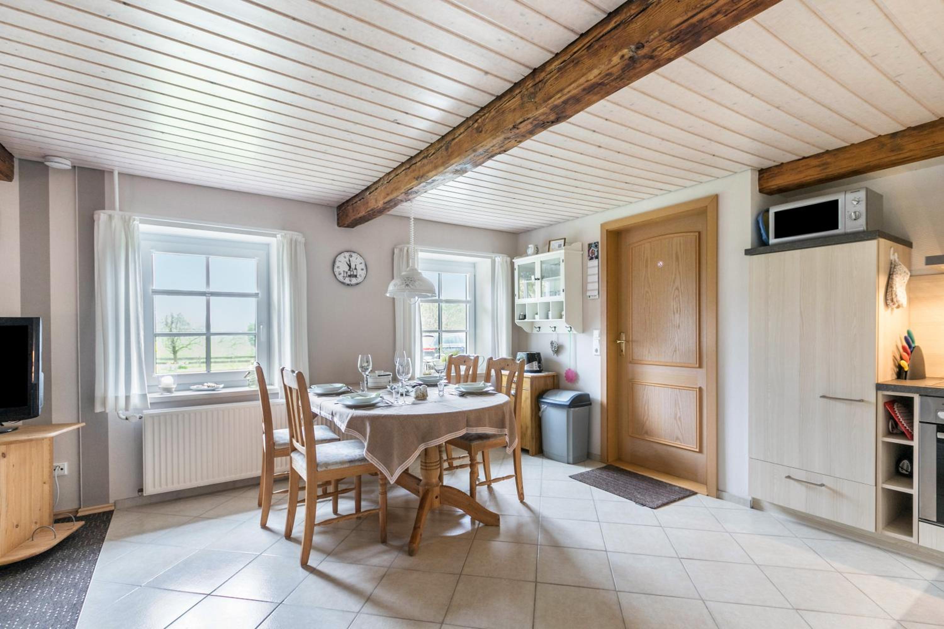 Two-Bedroom Deluxe Apartment with Garden View photo 3