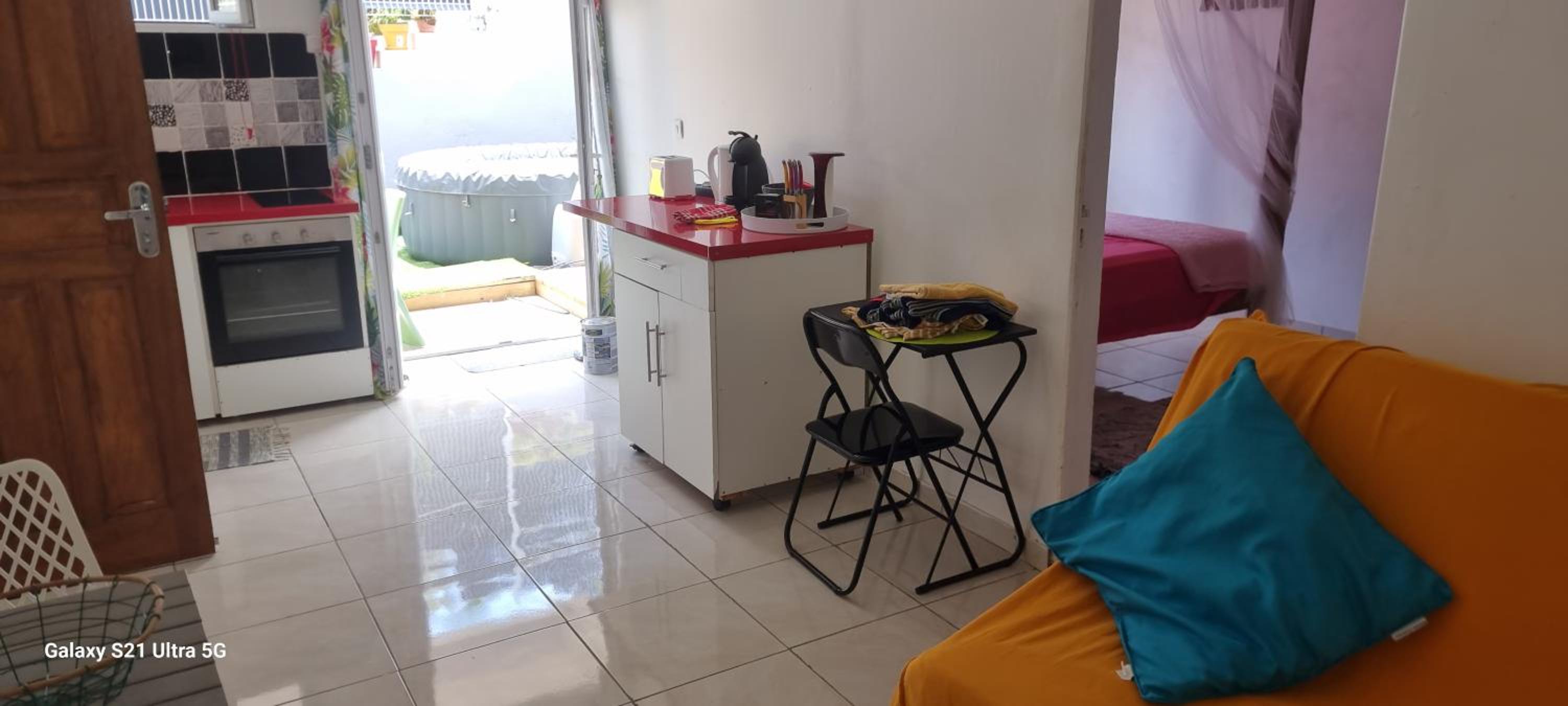 One-Bedroom House - Photo 11