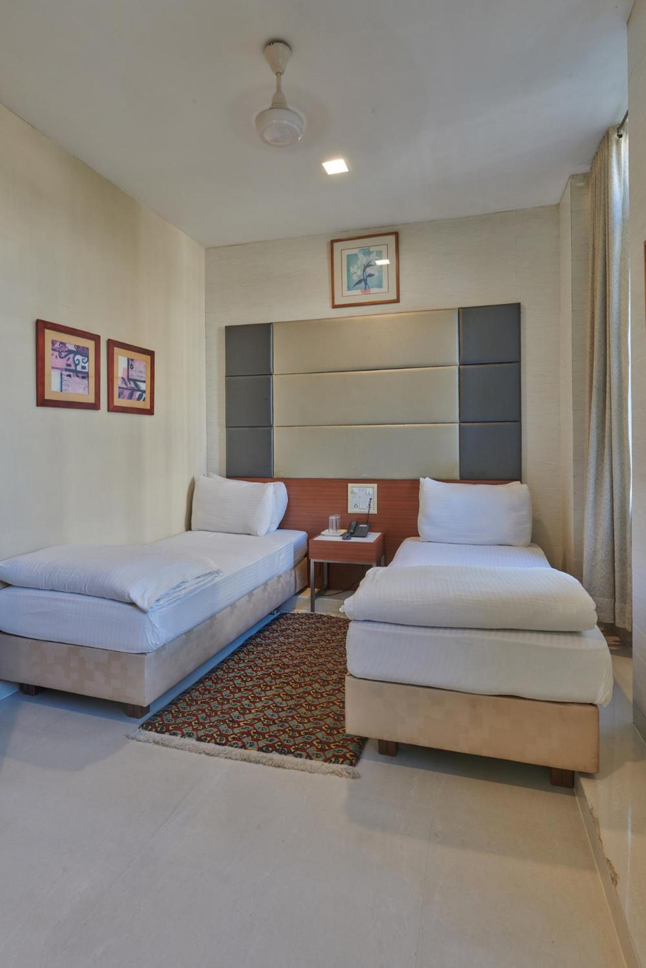 Deluxe Double or Twin Room photo 2