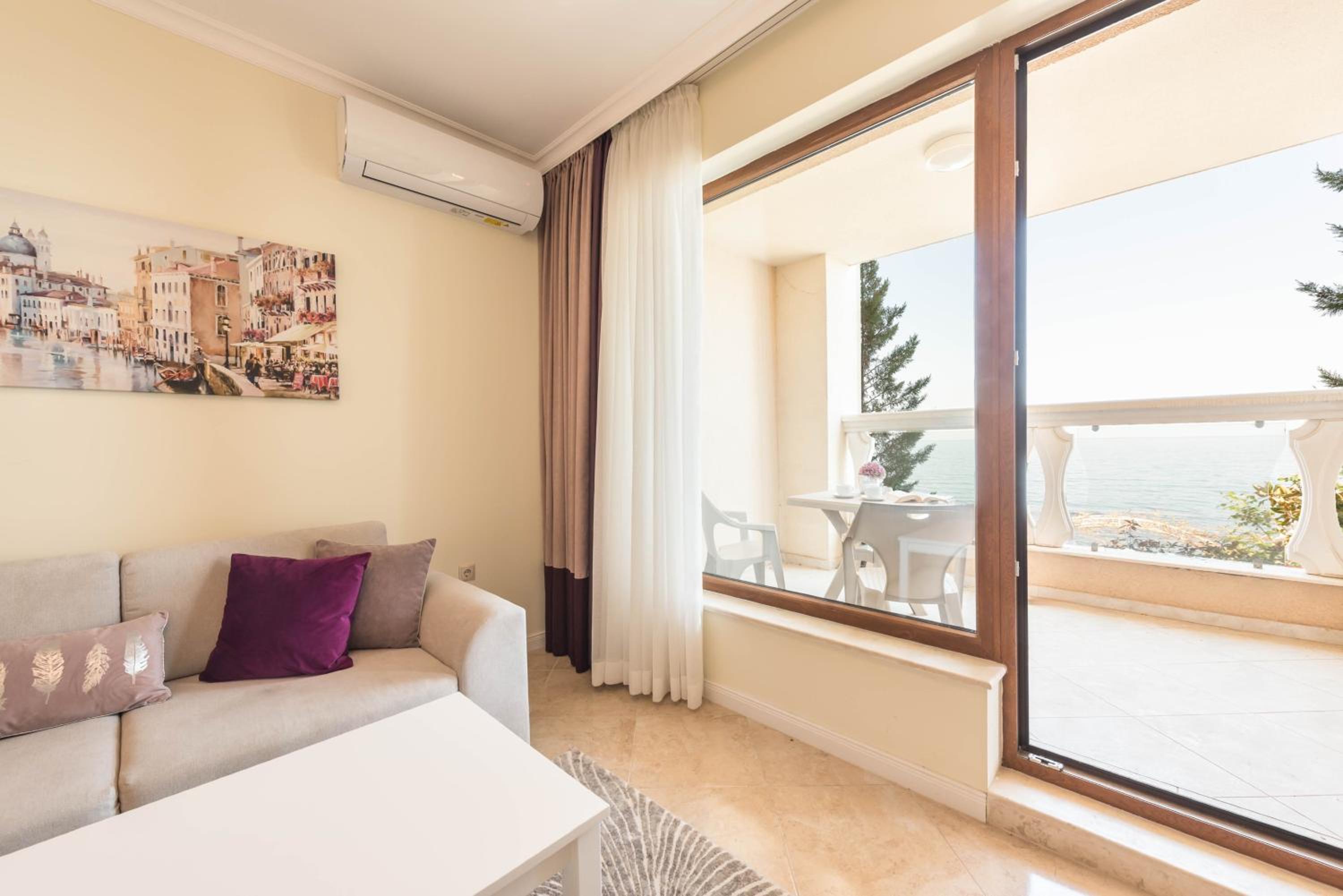 Apartment with Sea View photo 3