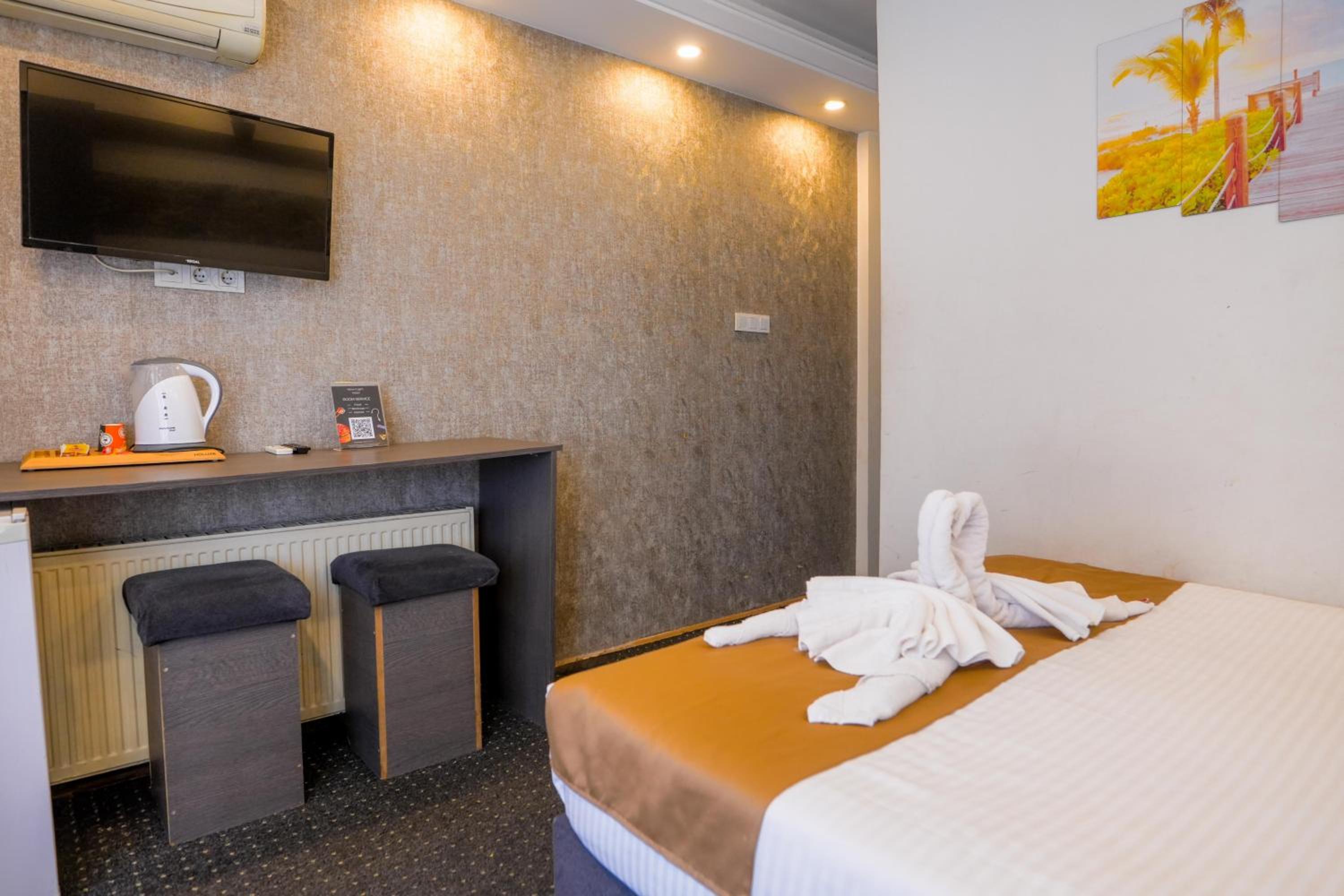 Deluxe Double Room photo 2