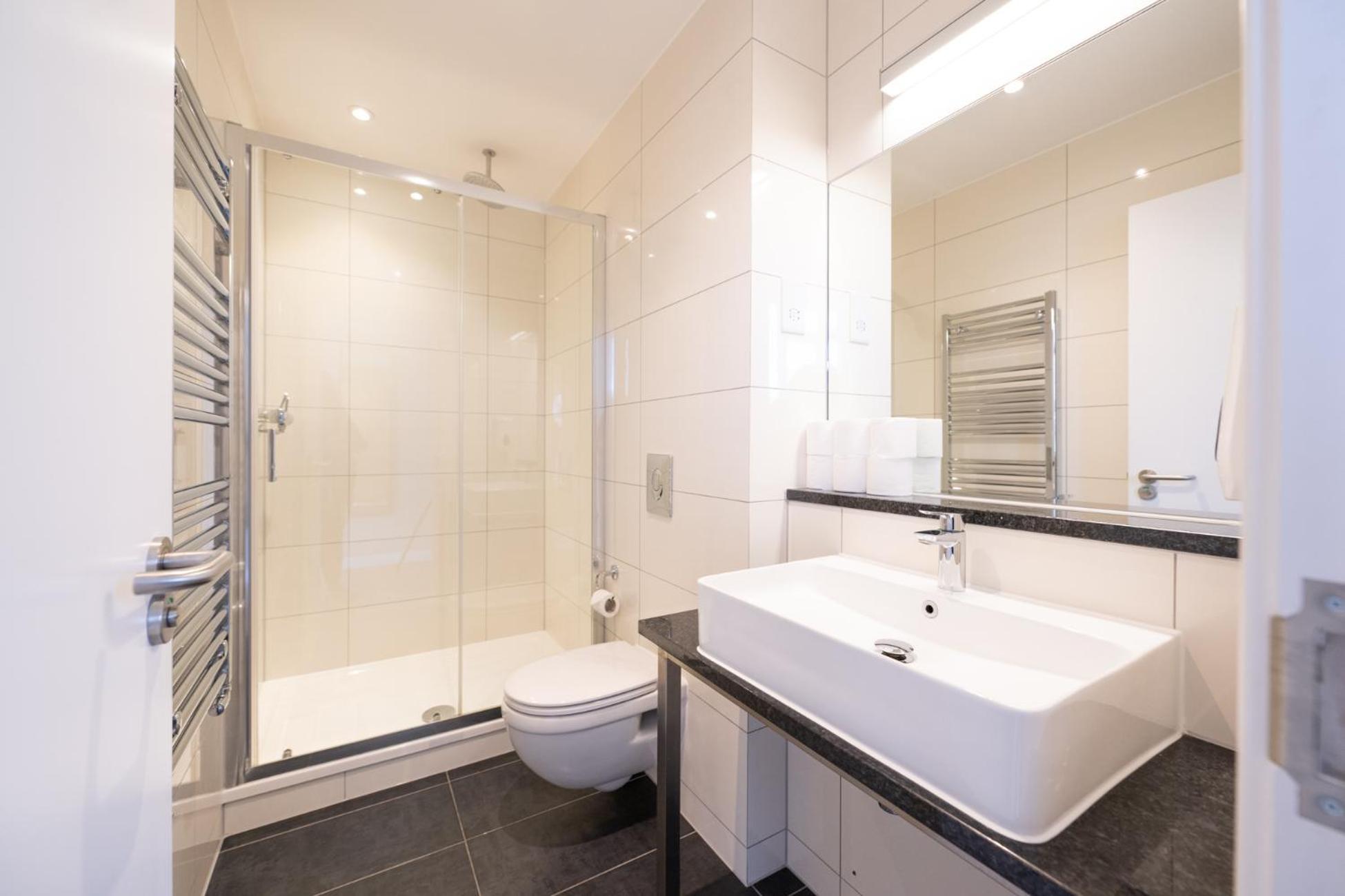 Twin Room with Private Bathroom