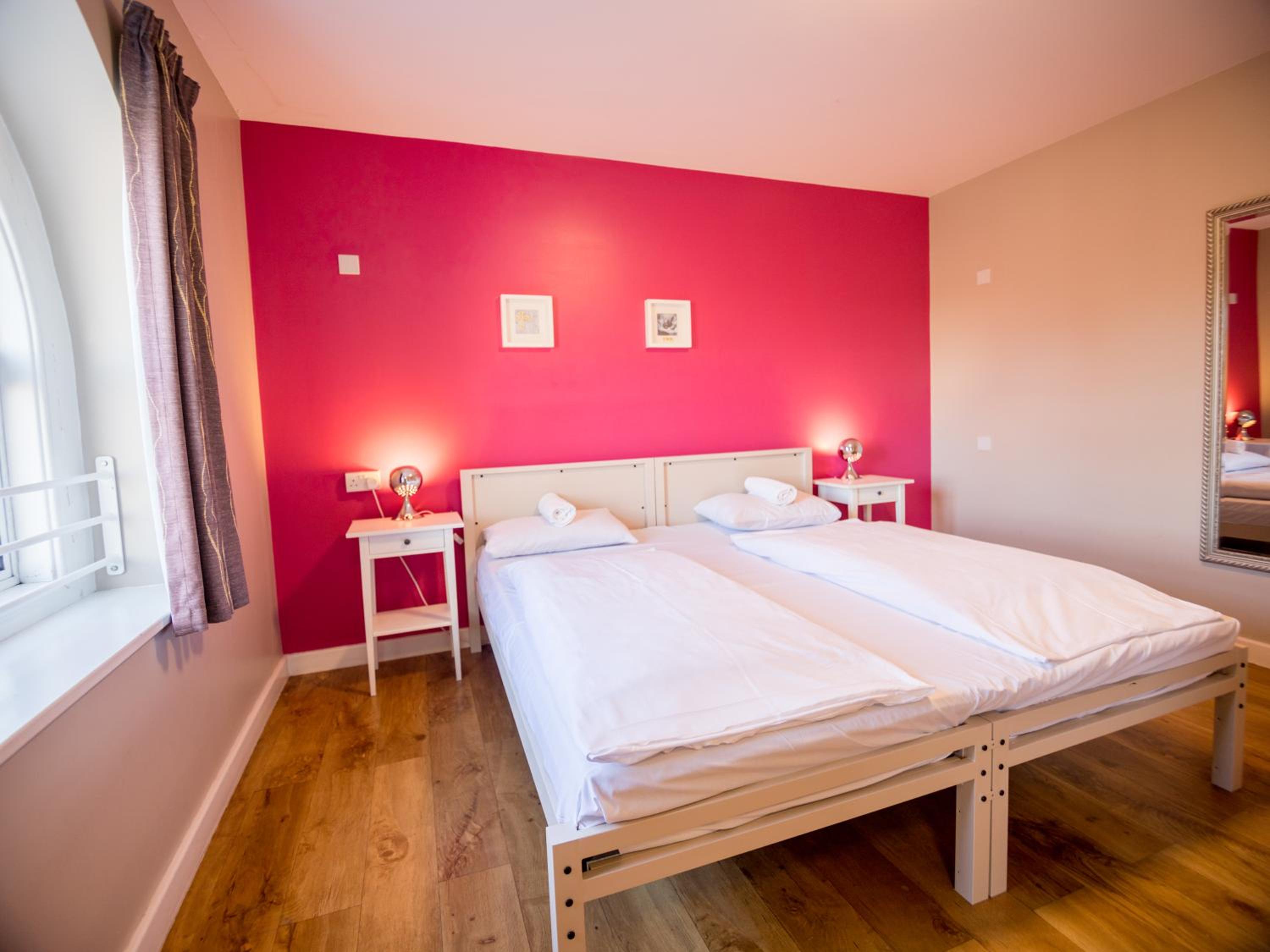 Double Room with Bathroom thumbnail 5