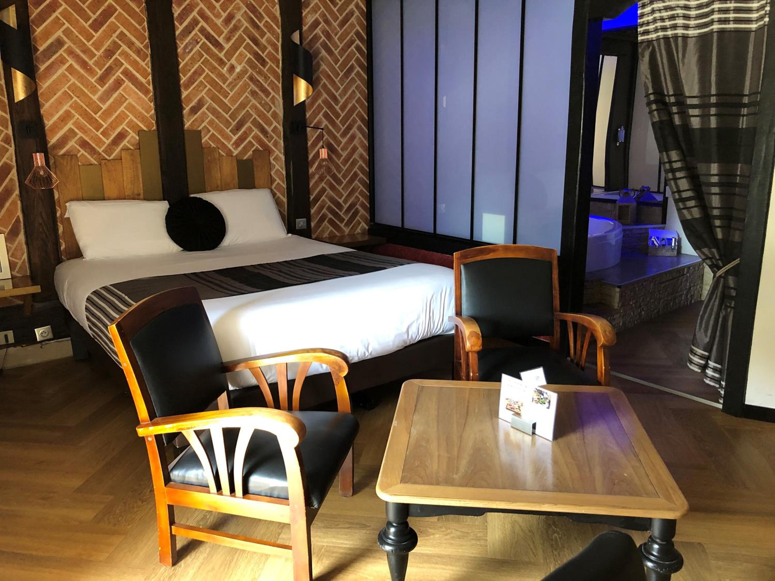 King Room with Spa Bath