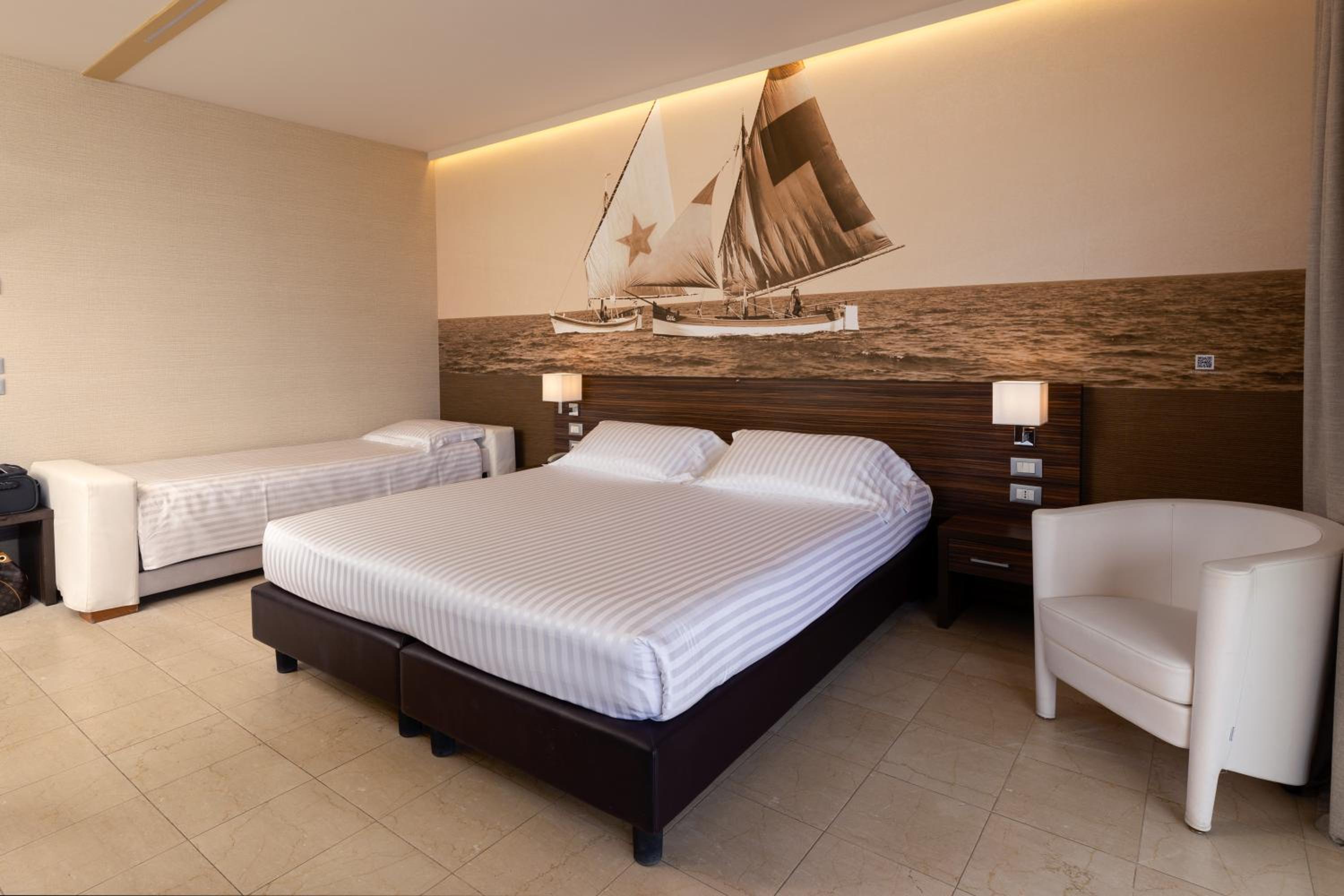 Superior Double Room with Terrace - Photo 10