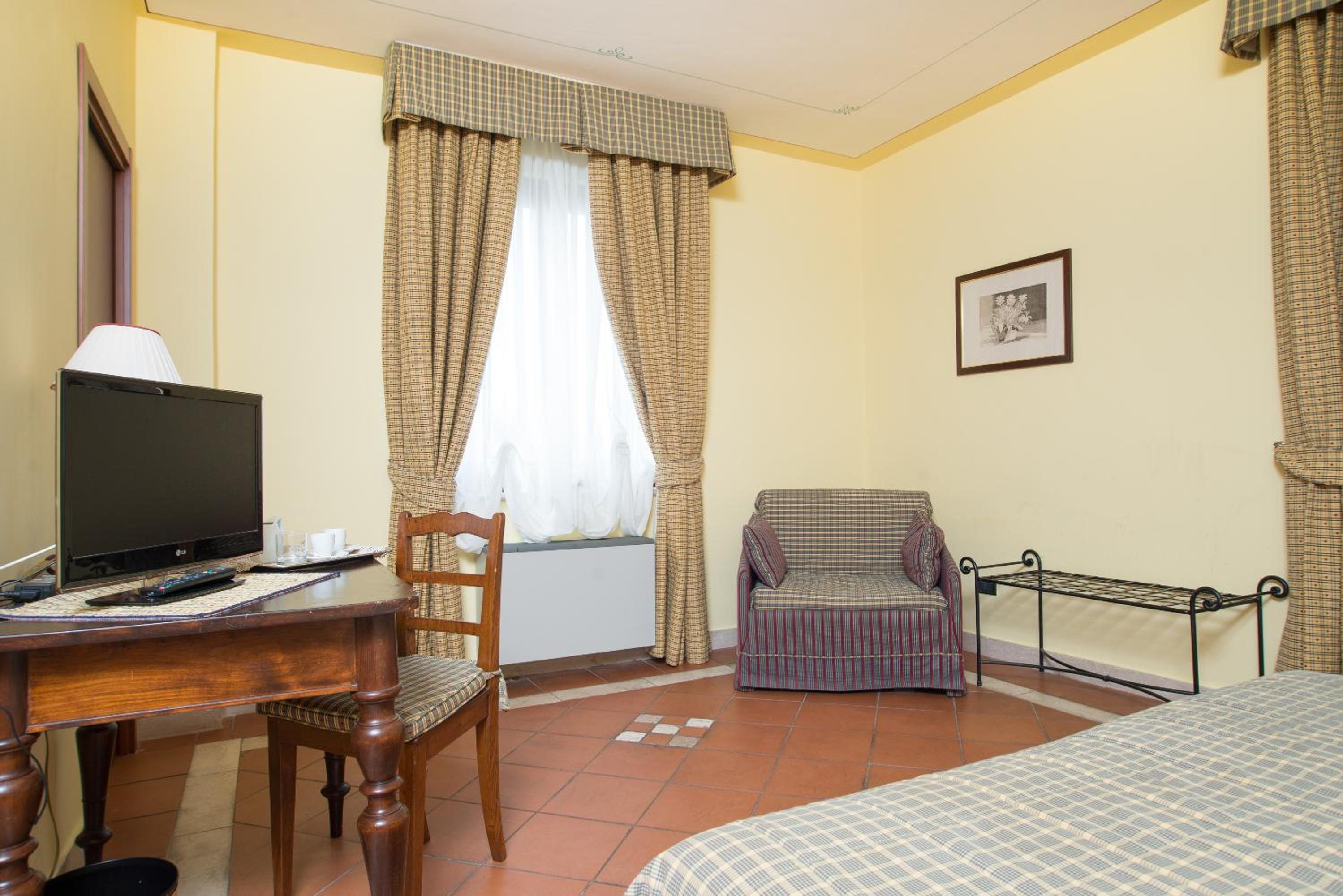 Quadruple Room - Photo 1