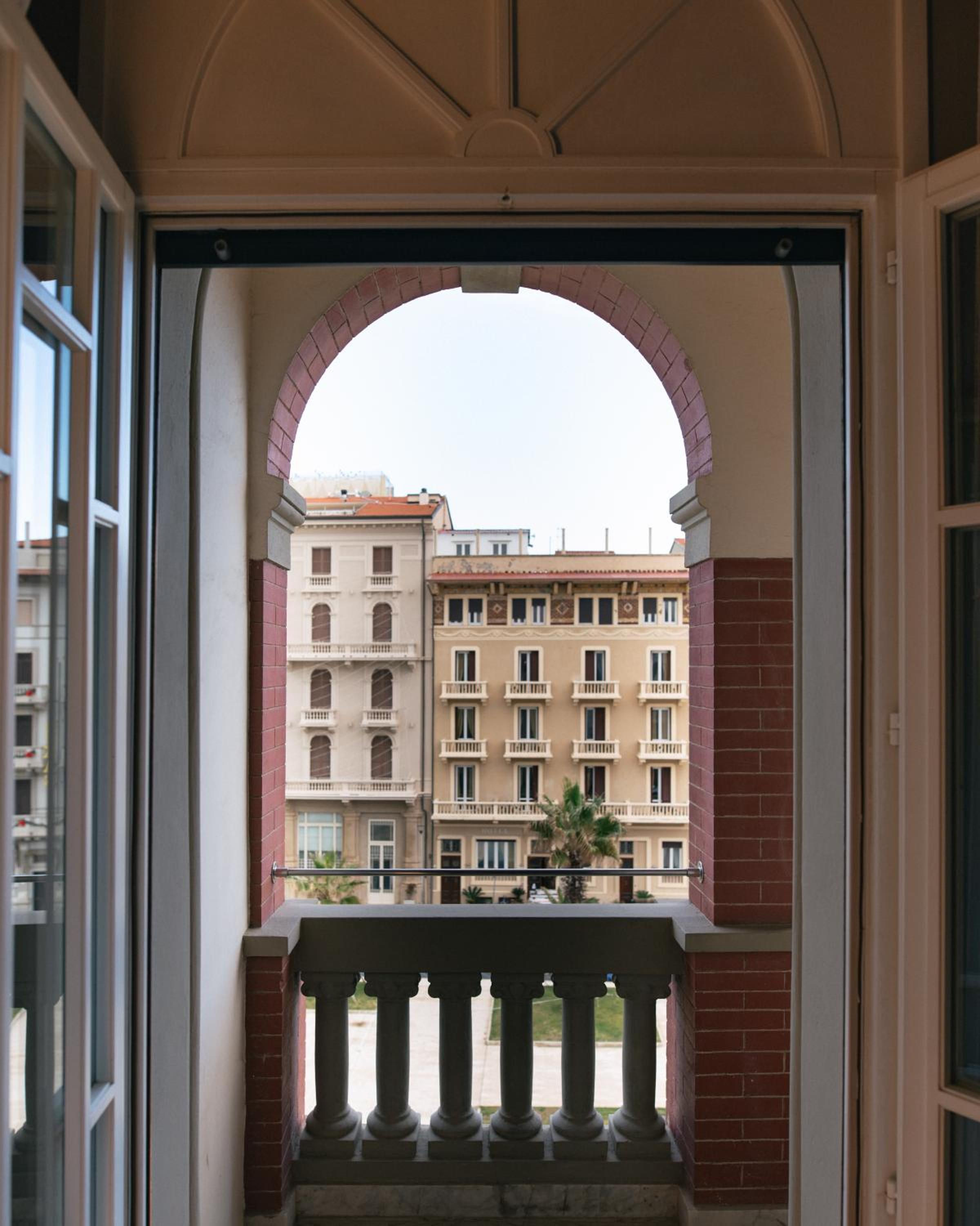 Junior Suite with Lateral Sea View - Photo 7