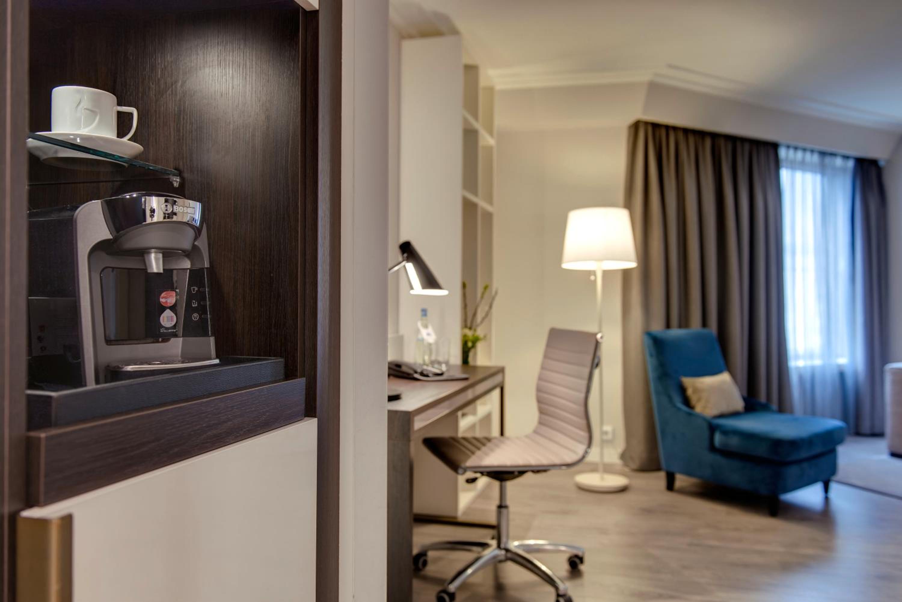 Executive Suite - Photo 3