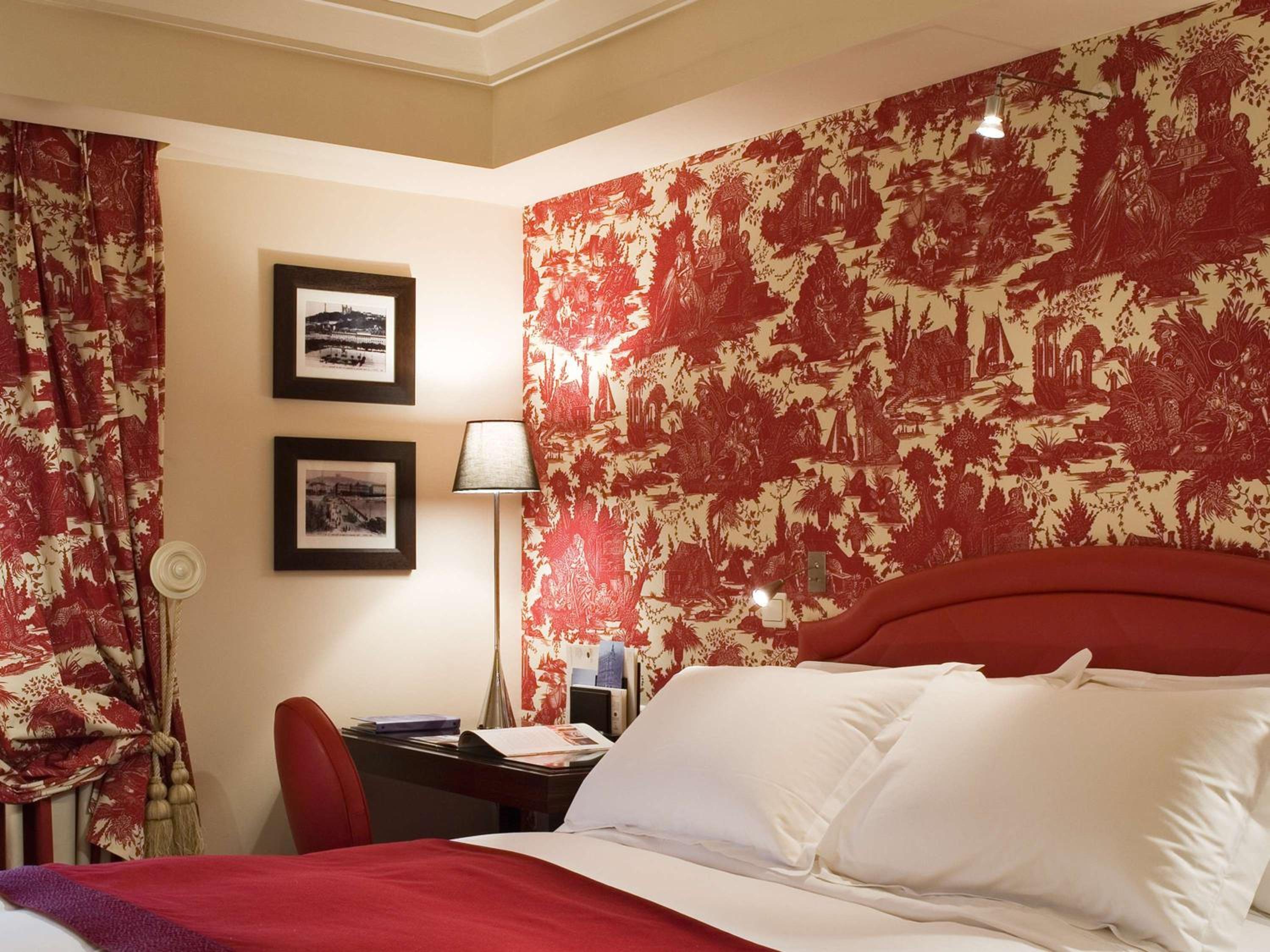 Classic Double Room with City View