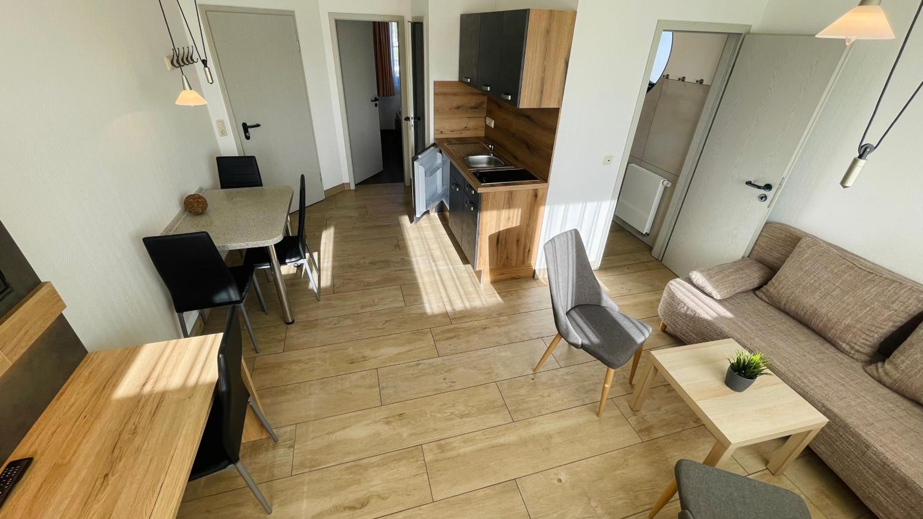 One-Bedroom Apartment - Photo 6