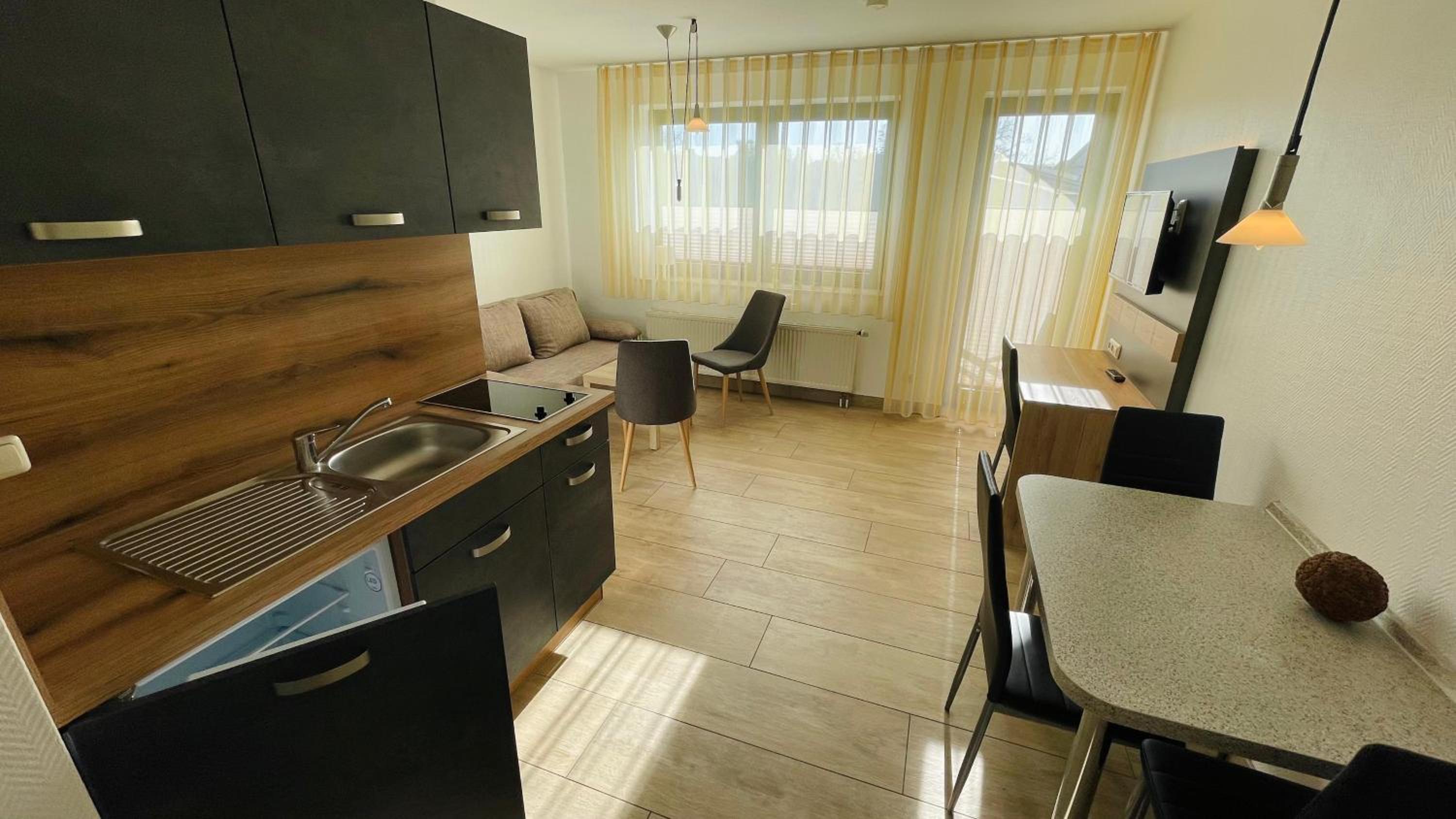One-Bedroom Apartment - Photo 5