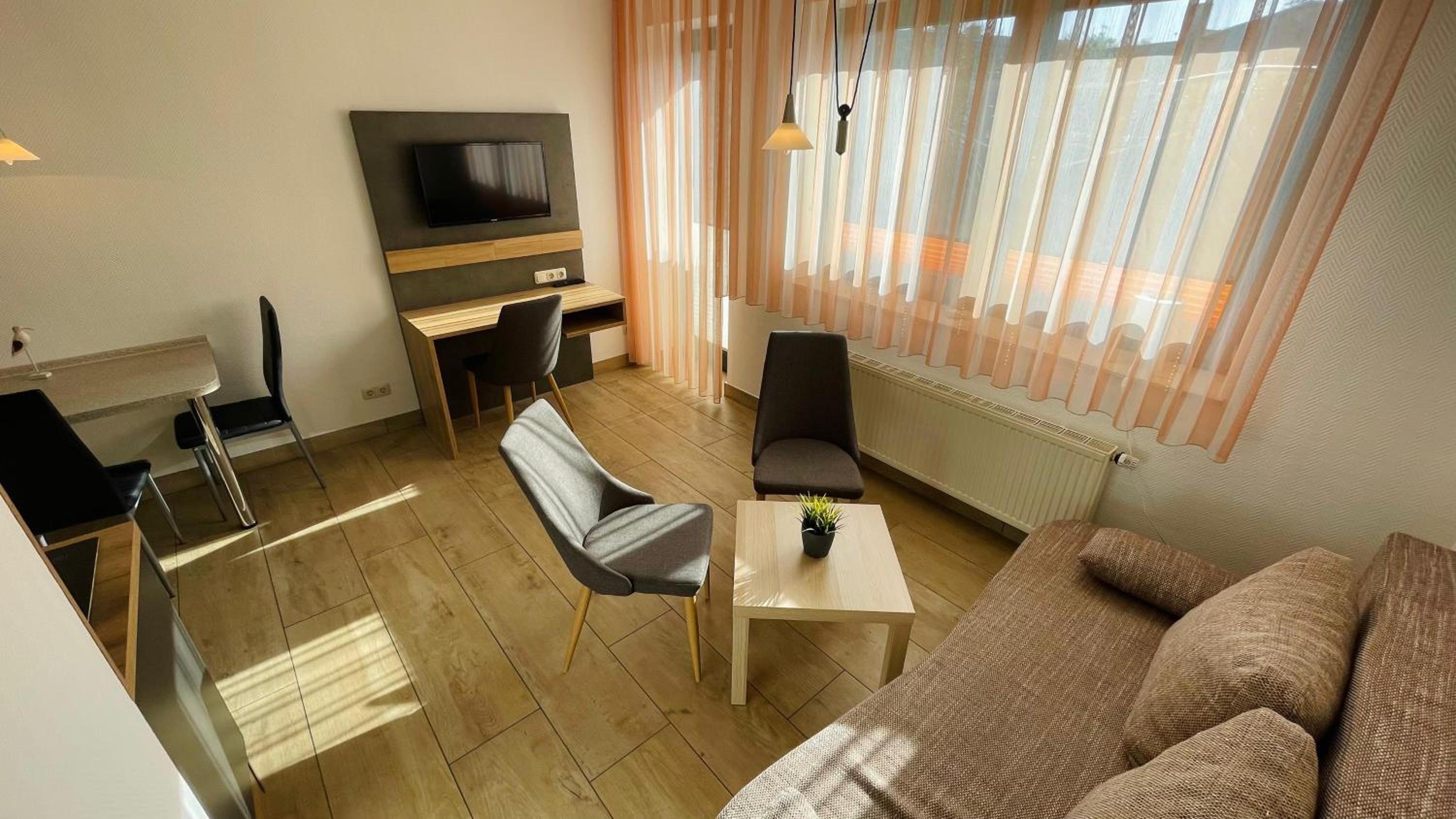 One-Bedroom Apartment - Photo 9