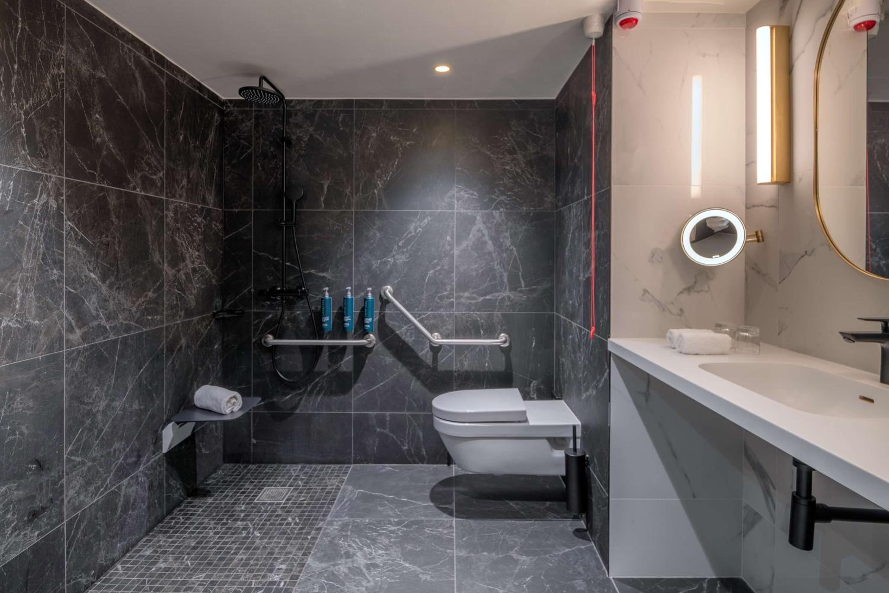 Accessible Room - Photo 2
