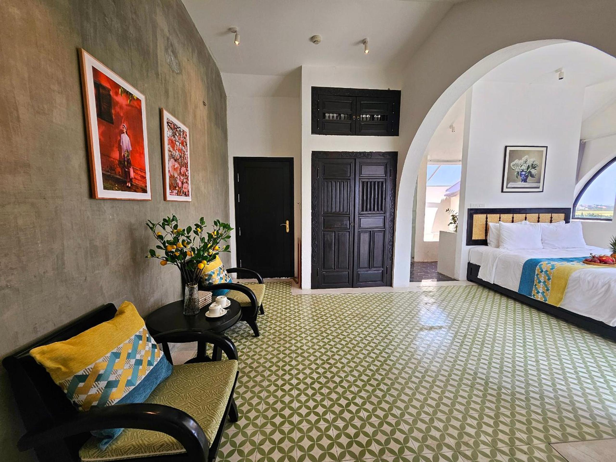 Deluxe Queen Room