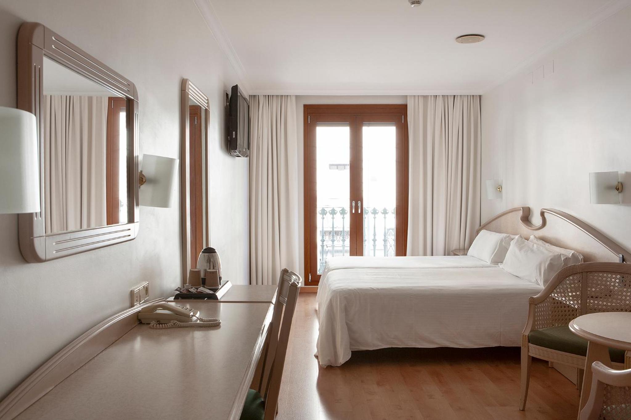 Double or Twin Room photo 2