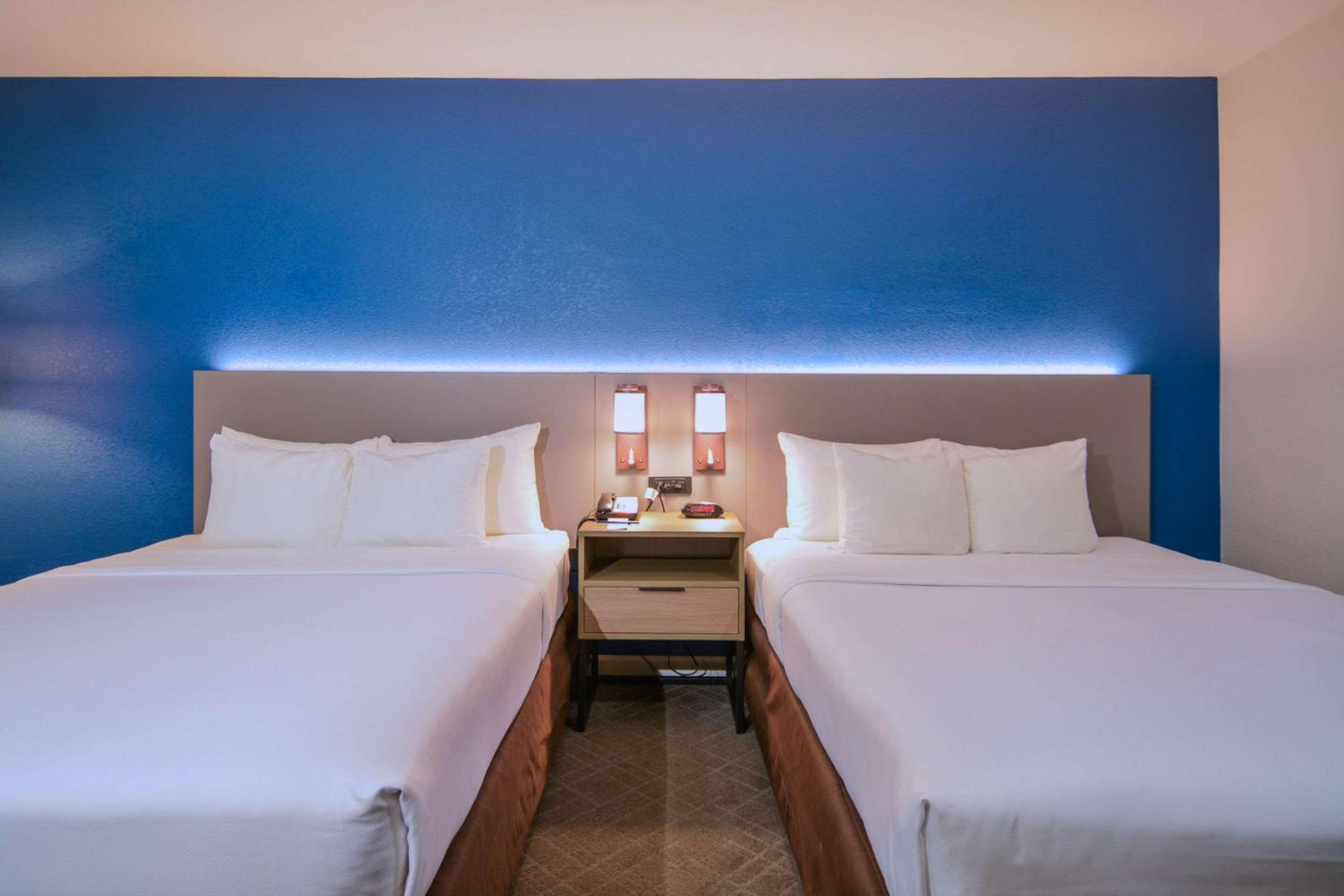 Standard Room, 2 Queen Beds, Non Smoking
