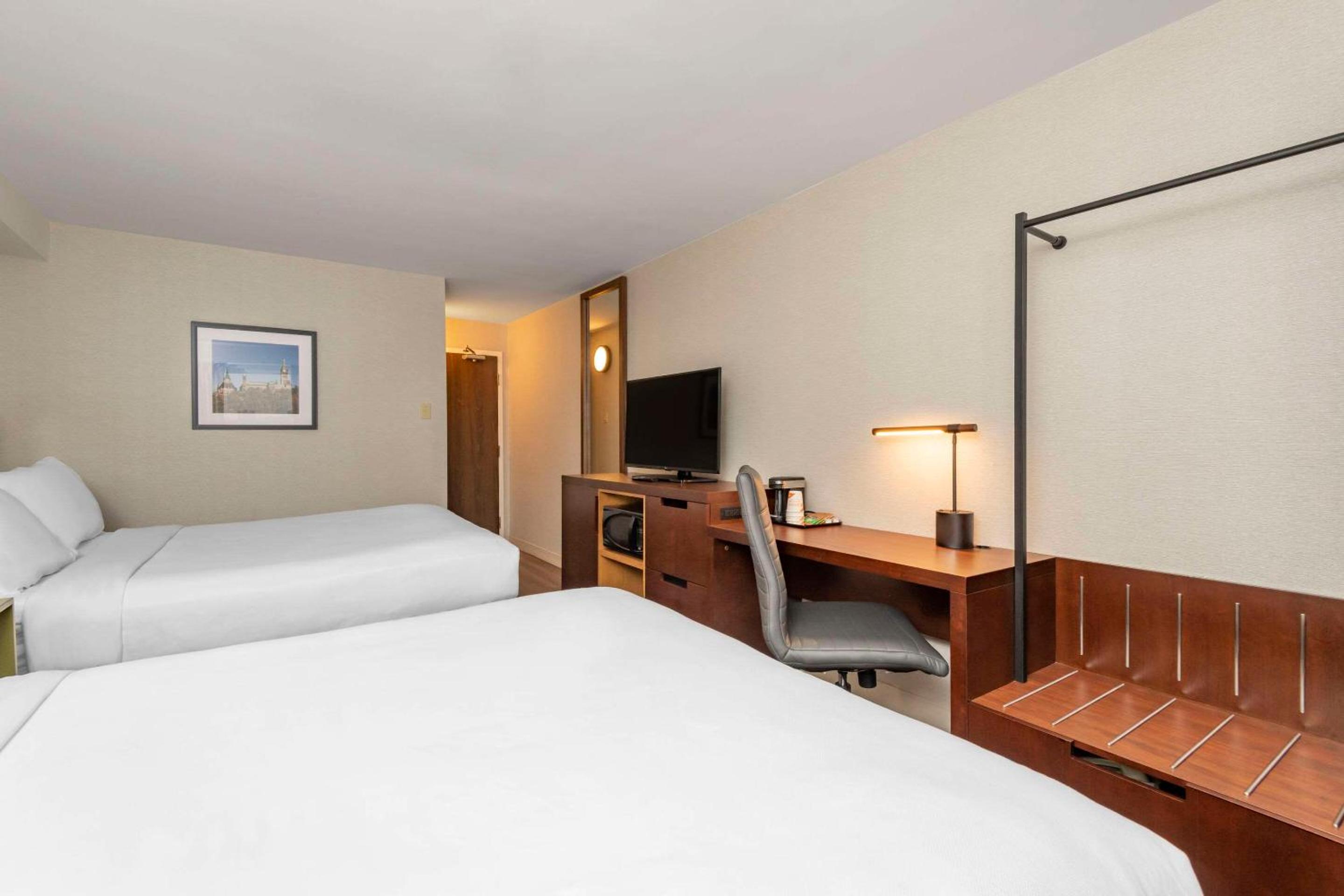 Double Room with Two Double Beds - Second Floor - Photo 1