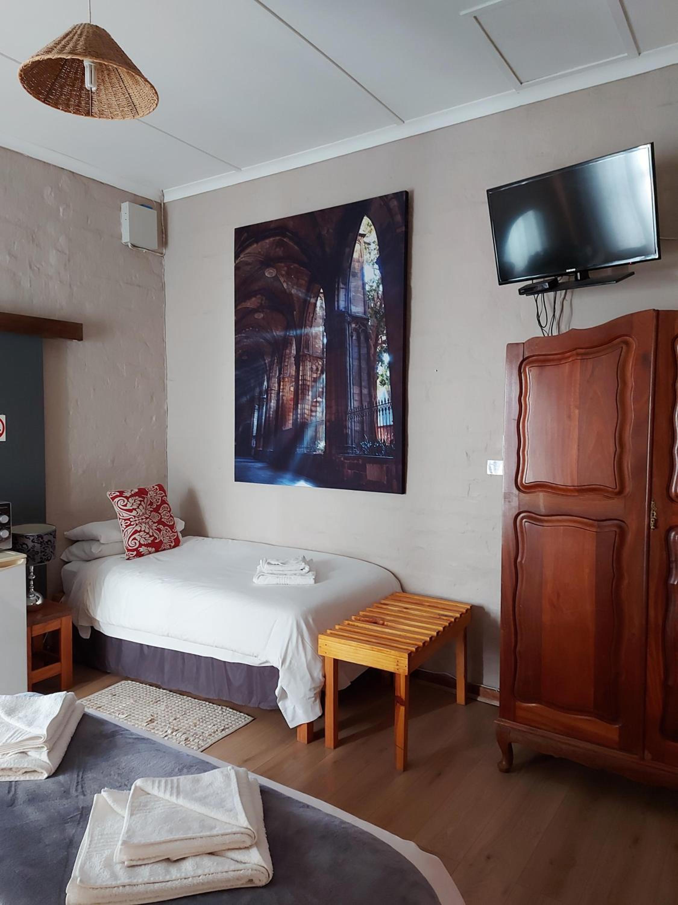 Twin/Double Room photo 3