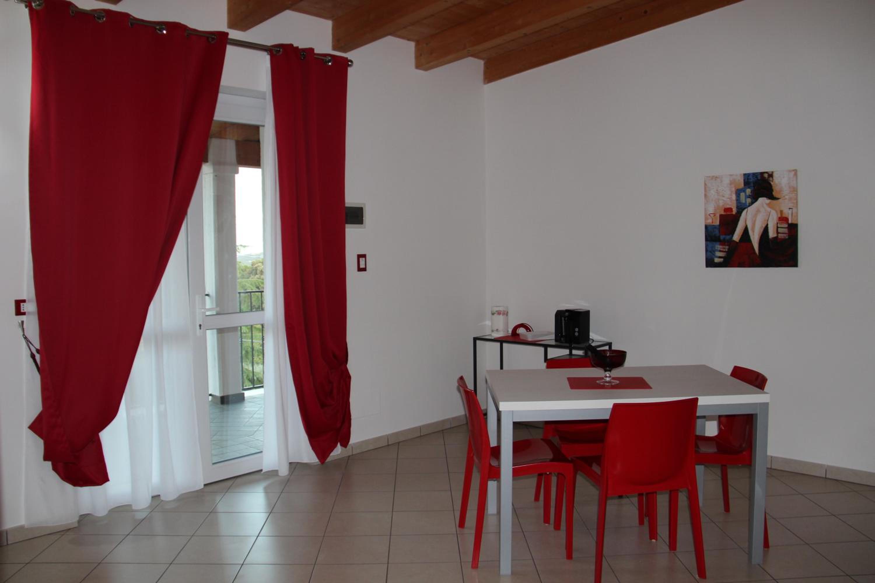 Deluxe Apartment - Photo 2