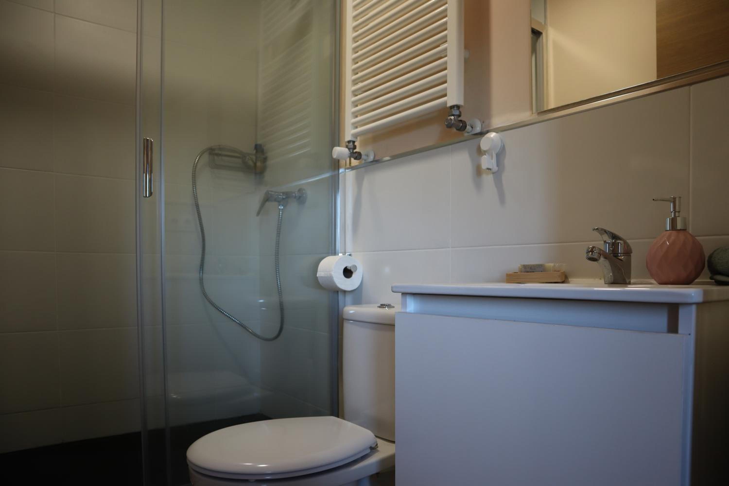 One-Bedroom Apartment photo 2