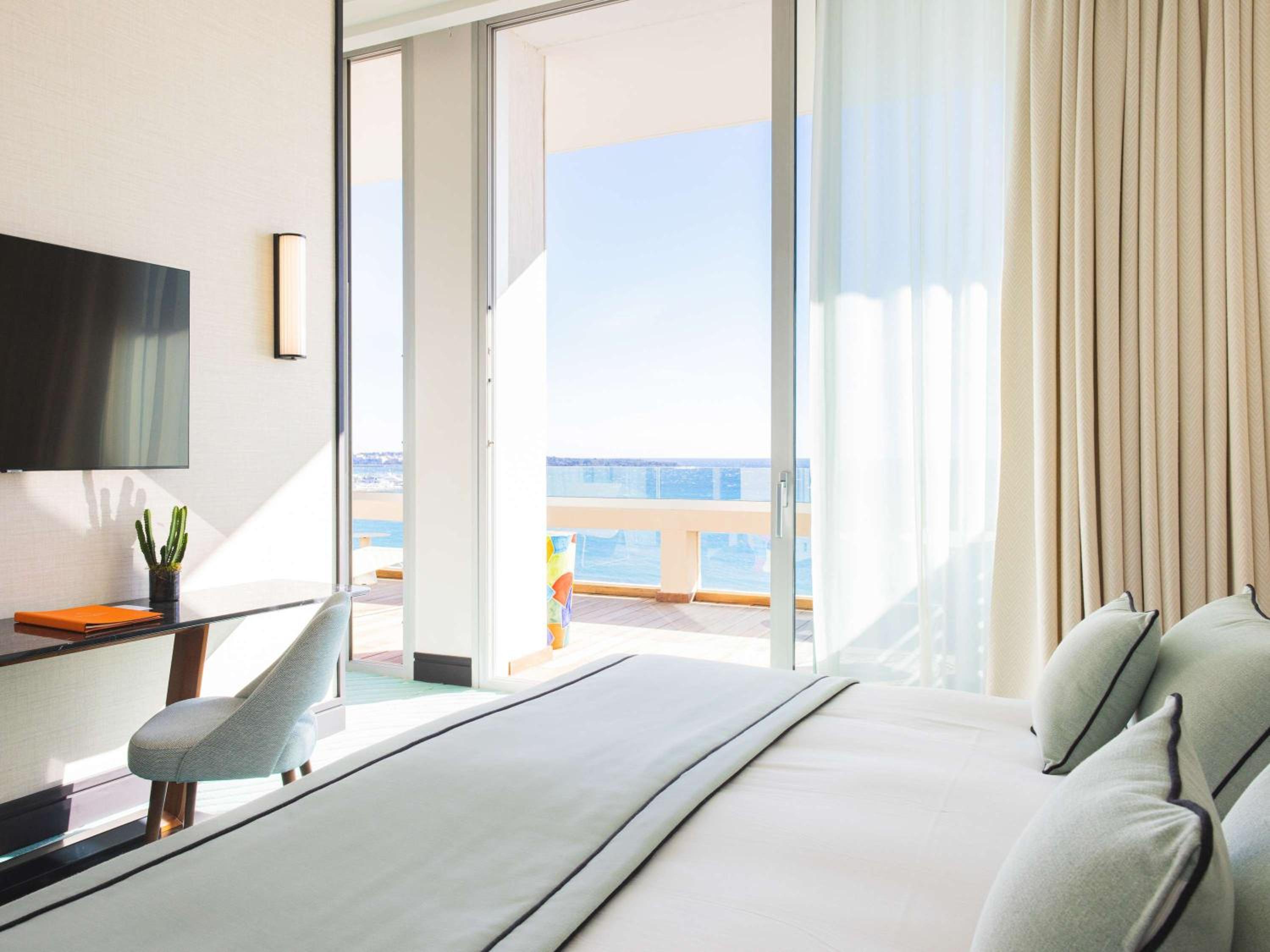 Signature Suite with Terrace and Sea View - Photo 5