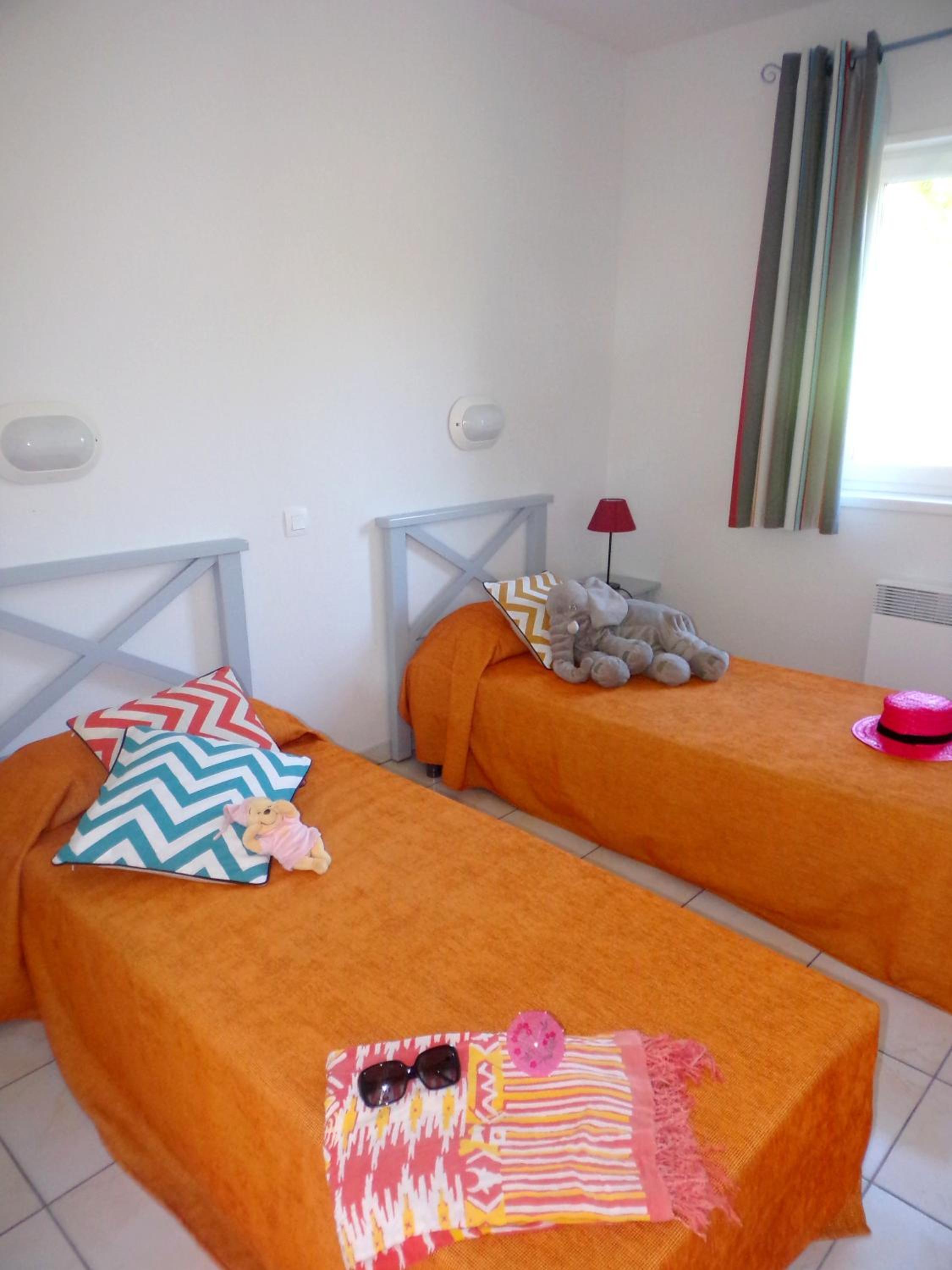 Three-Bedroom Villa (8 adults) disability access photo 1