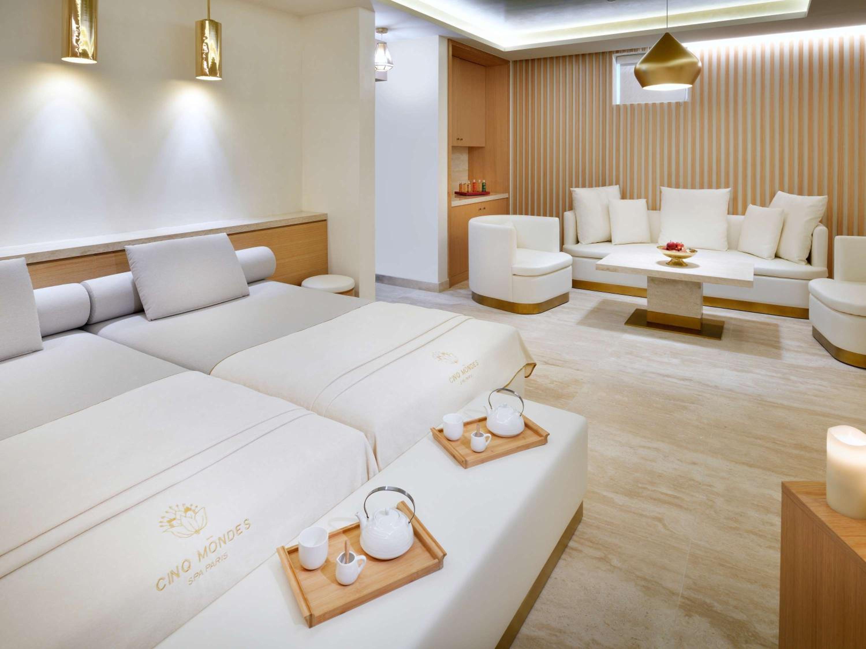 Raffles Royal Villa With Private Rooftop Pool