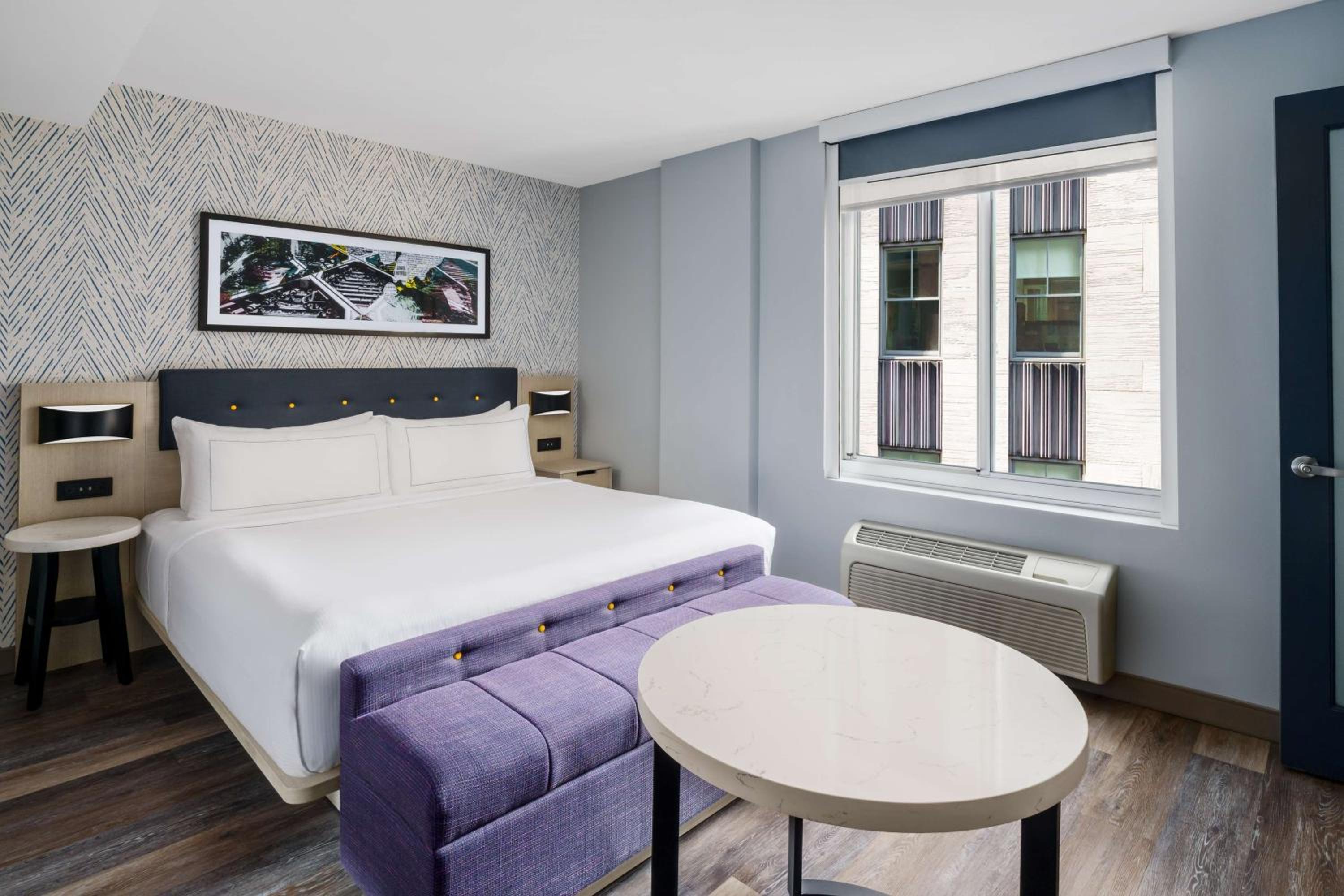 King Room with Partial Landmark View photo 3