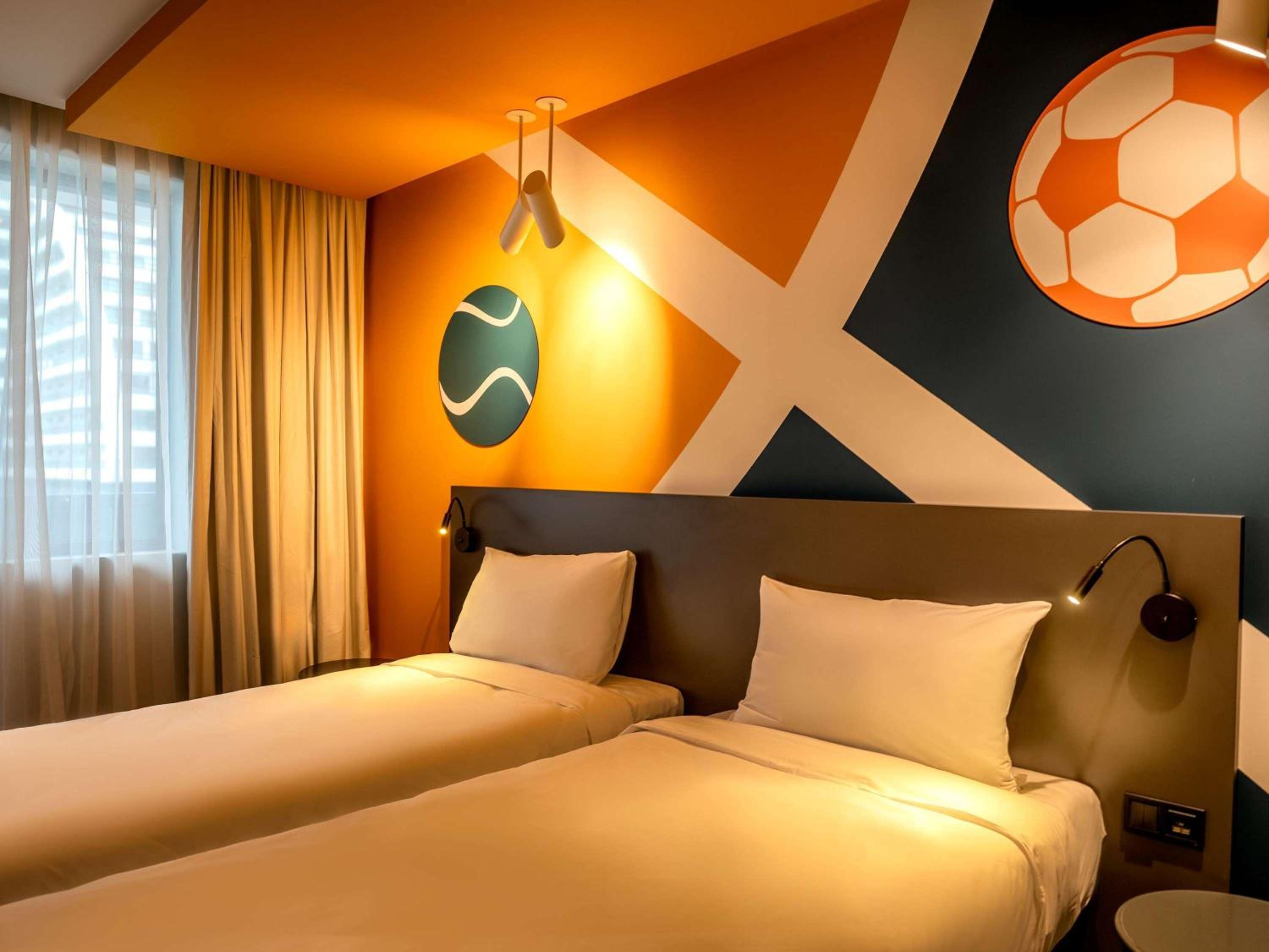 Standard Twin Room - Photo 4