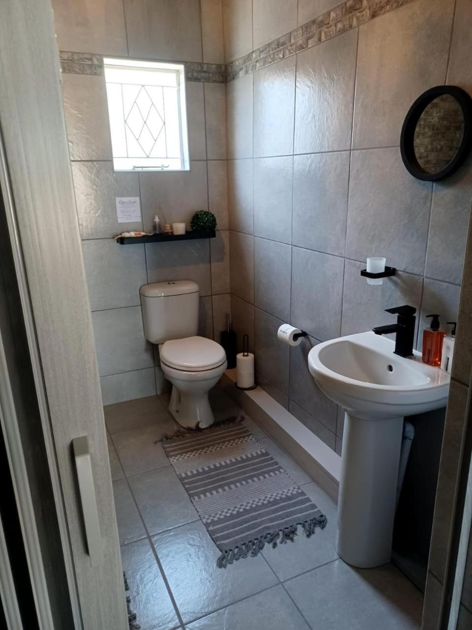 Family Room - Photo 12