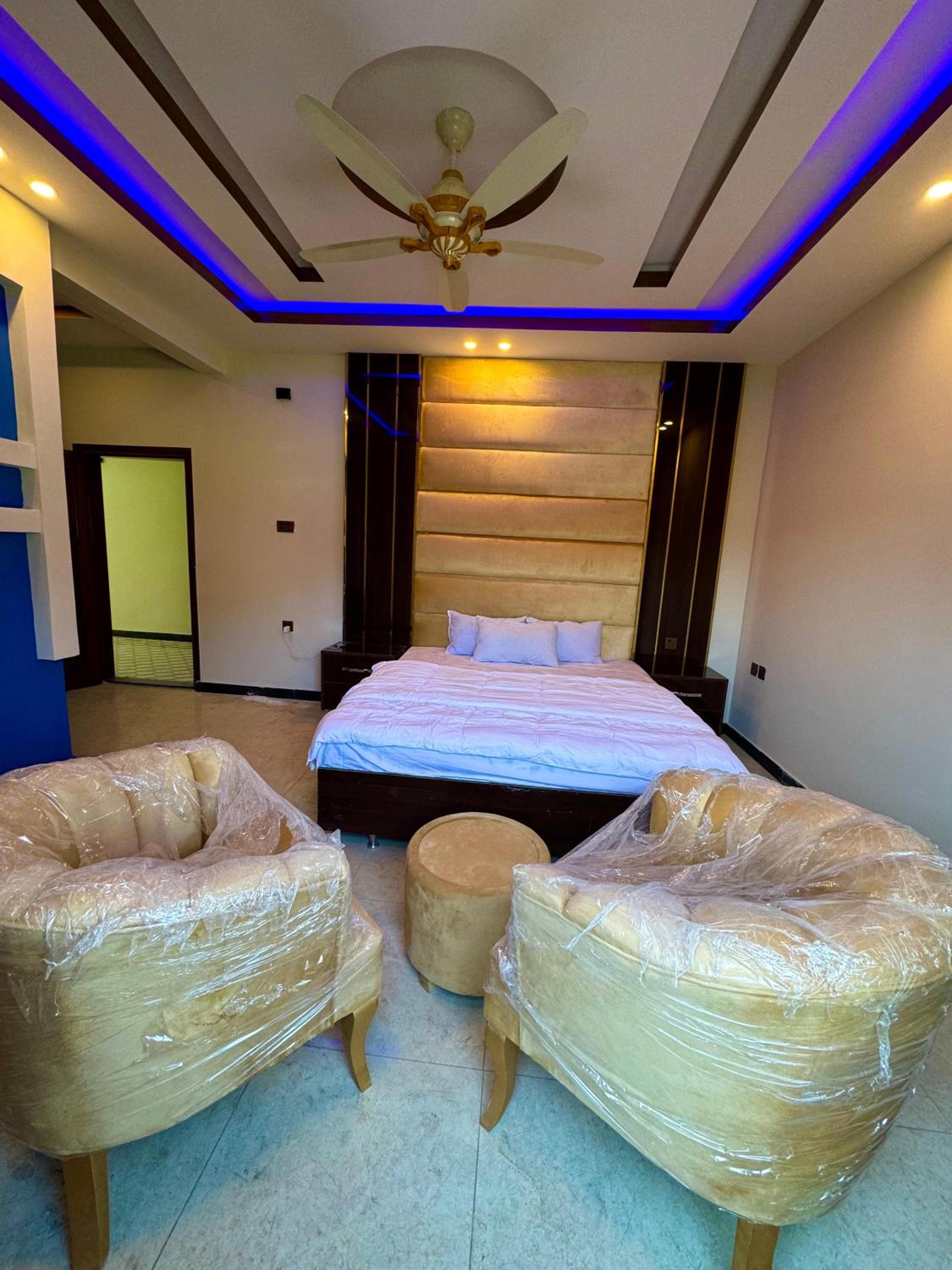 Deluxe Double Room (2 Adults + 1 Child) photo 3