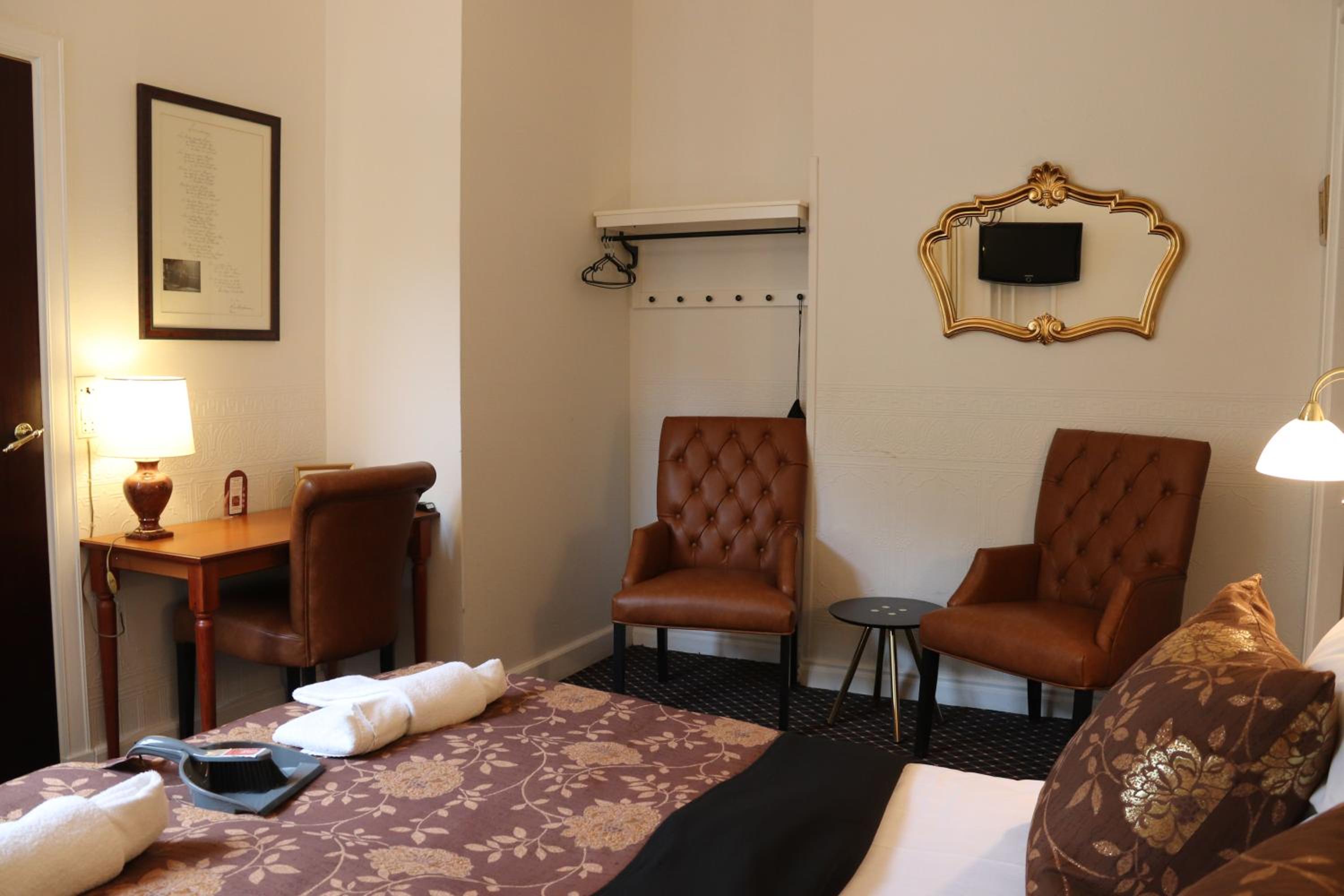 Small Double Room - Photo 9