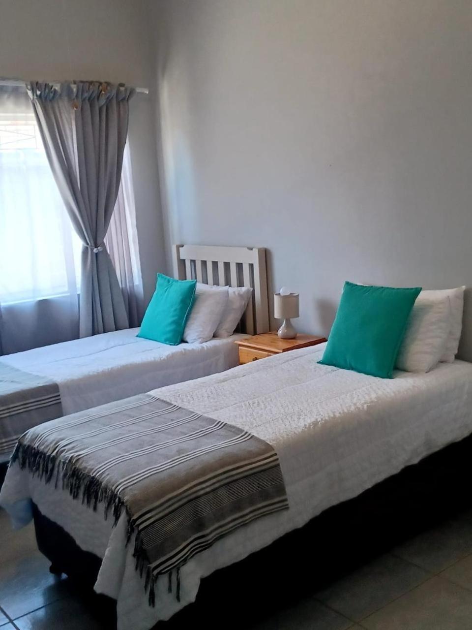 Family Room - Photo 3