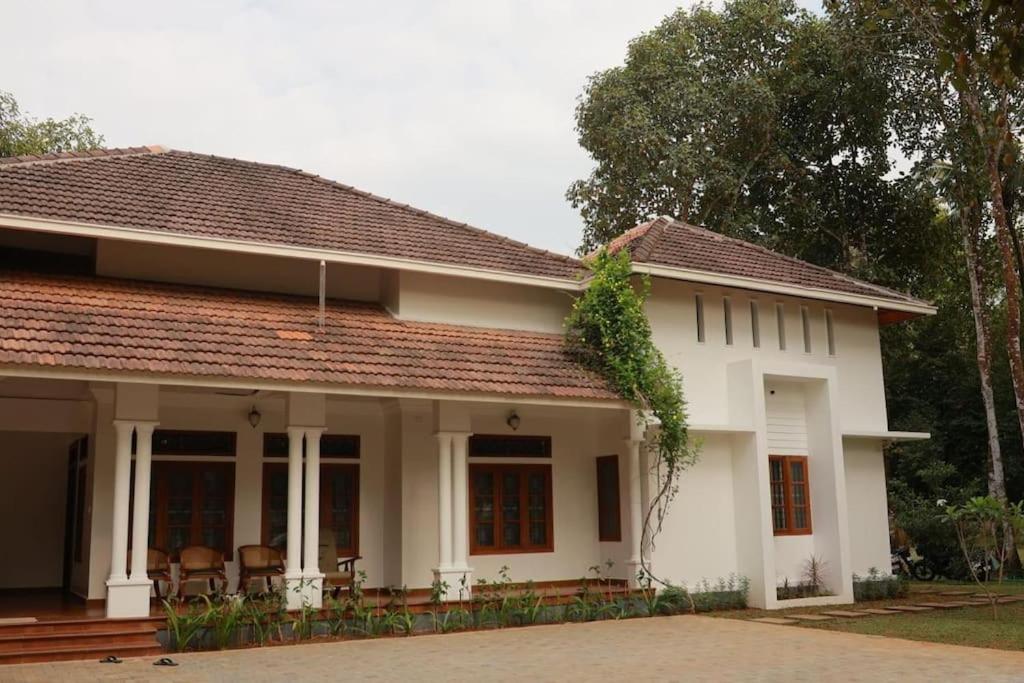 Villa photo 2