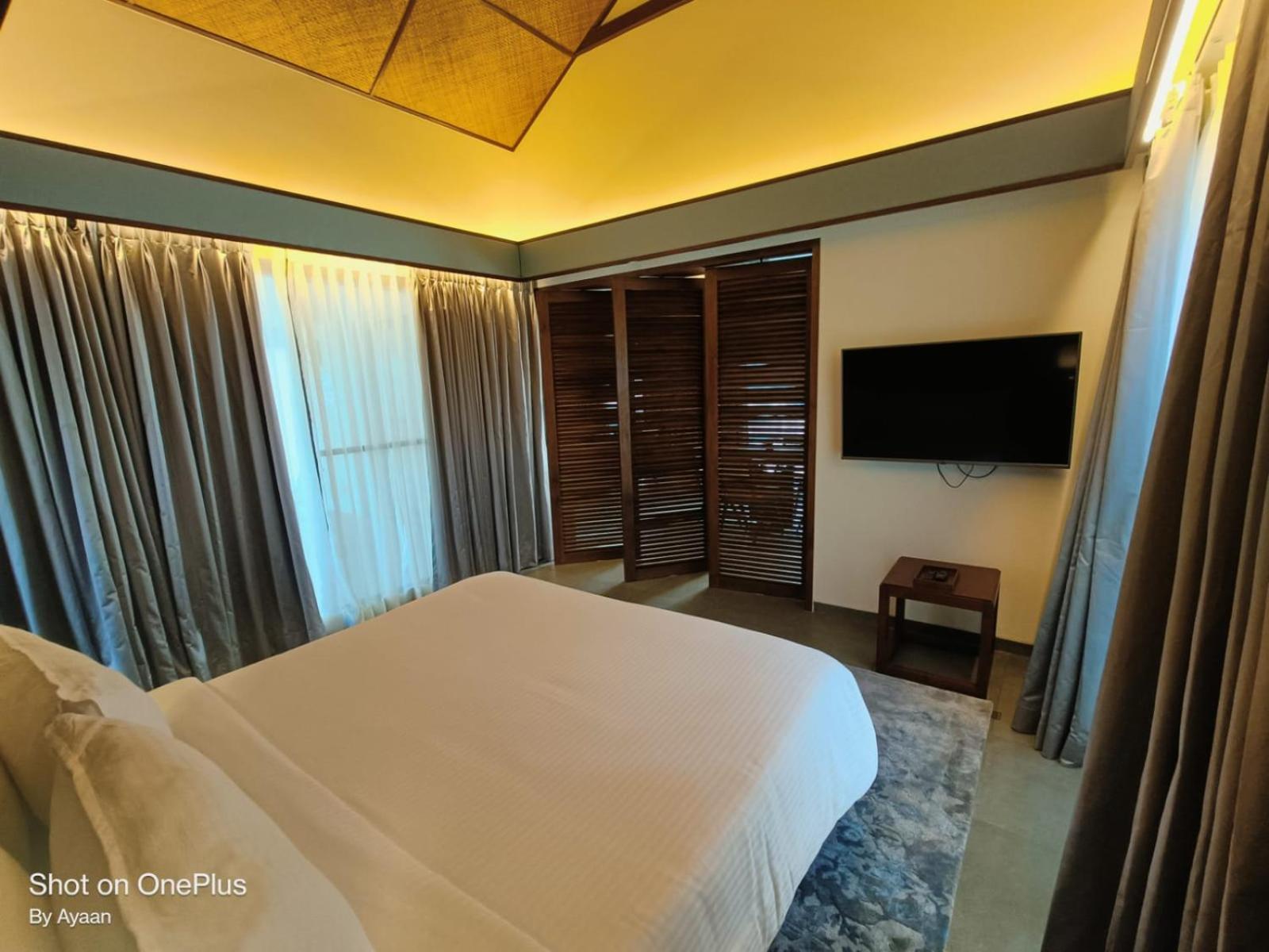 Club Pool Villa
